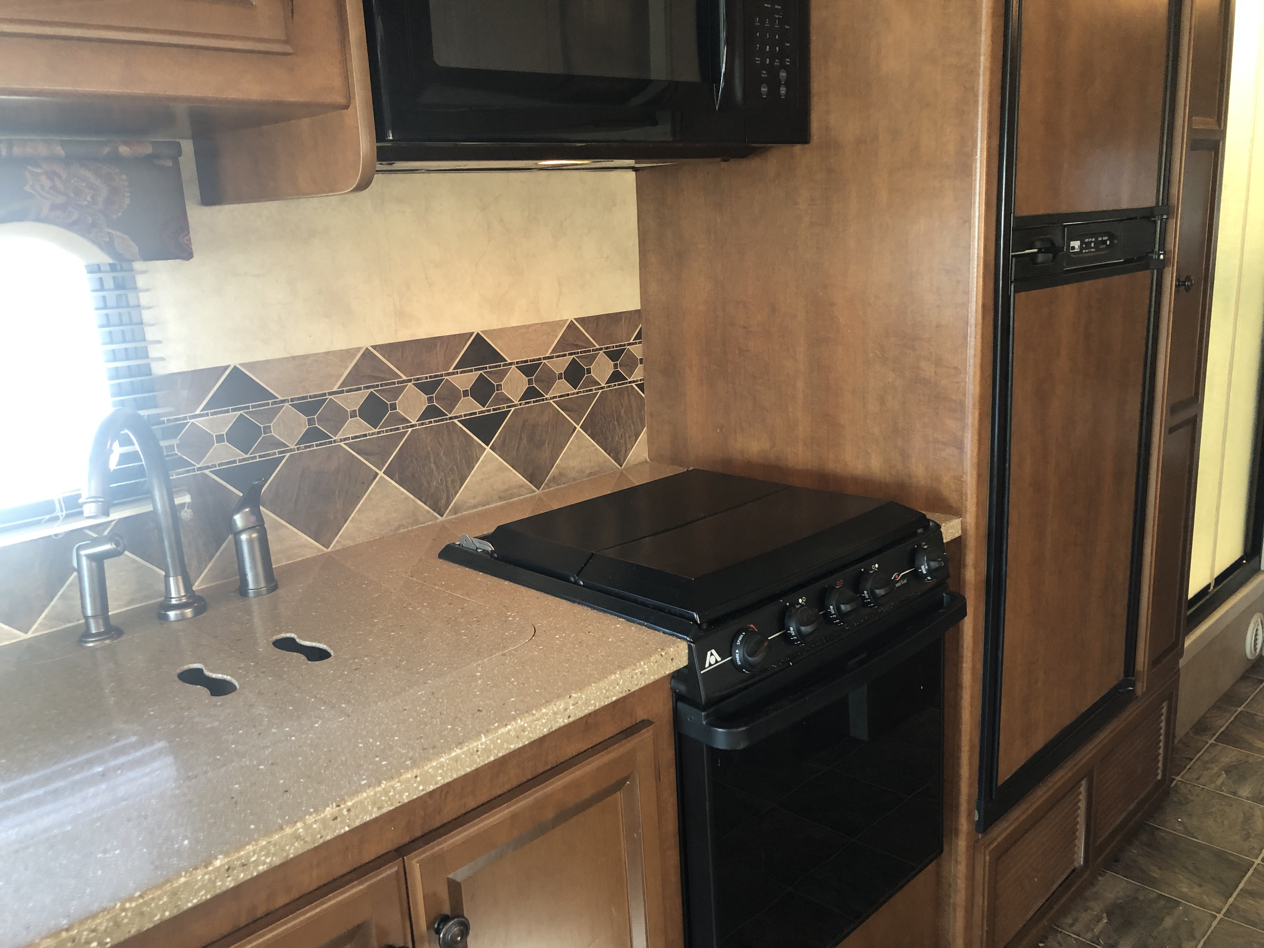 2013 Thor Motor Coach Windsport 32A - Image 10