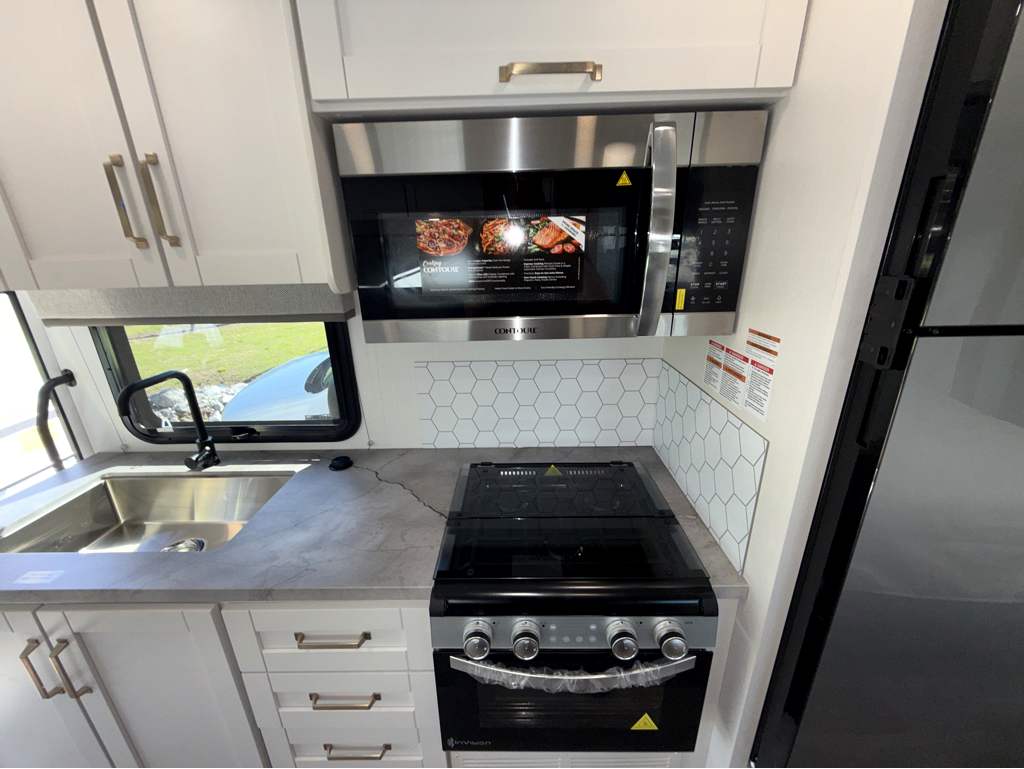 2027 ENTEGRA COACH ODYSSEY 24B - Image 19