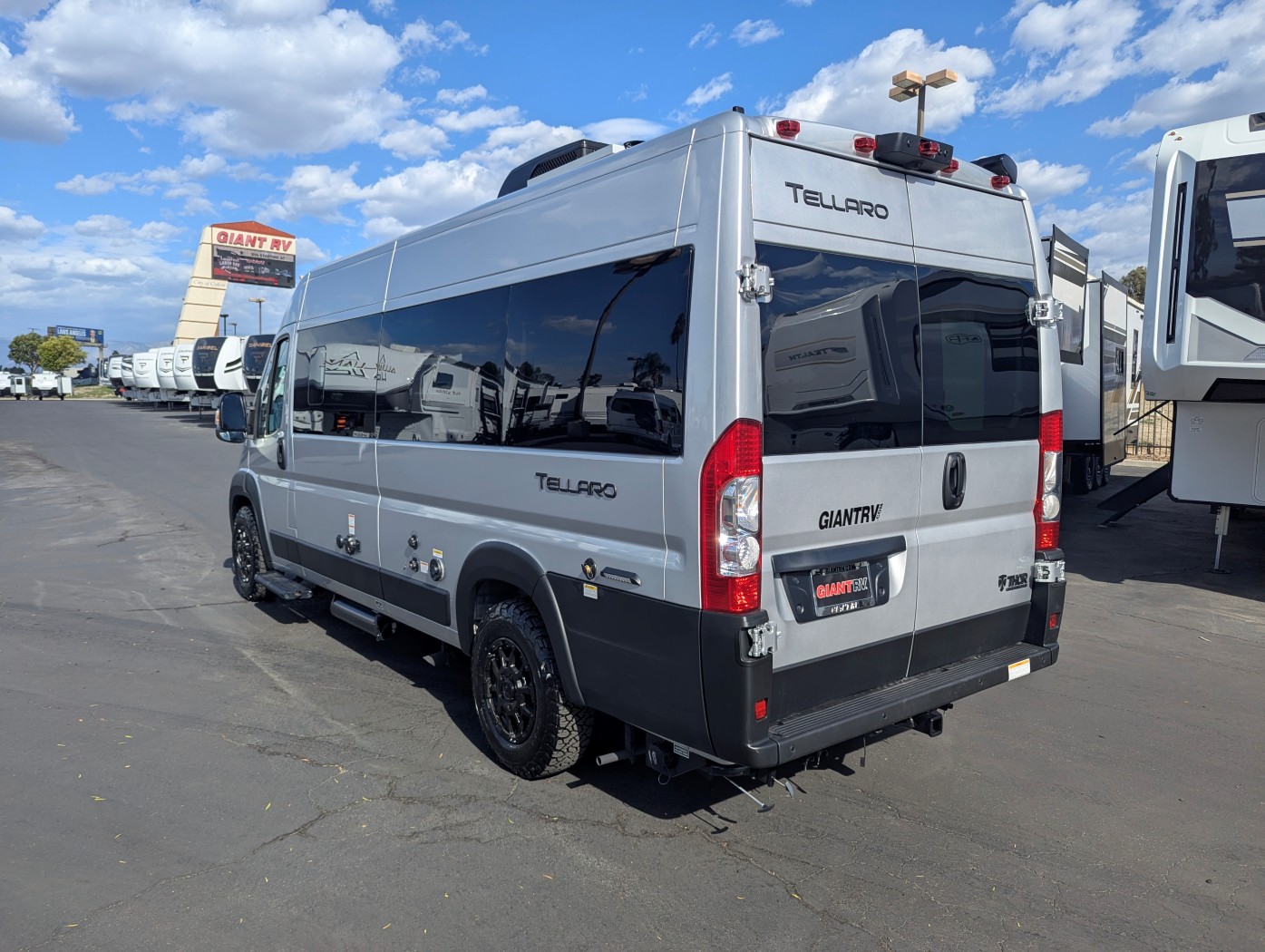 2027 Thor Motor Coach Tellaro 20L - Image 5