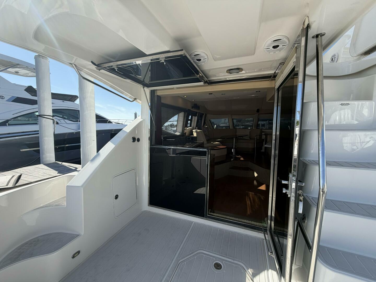 2008 Sea Ray 47 Sedan Bridge - Image 15