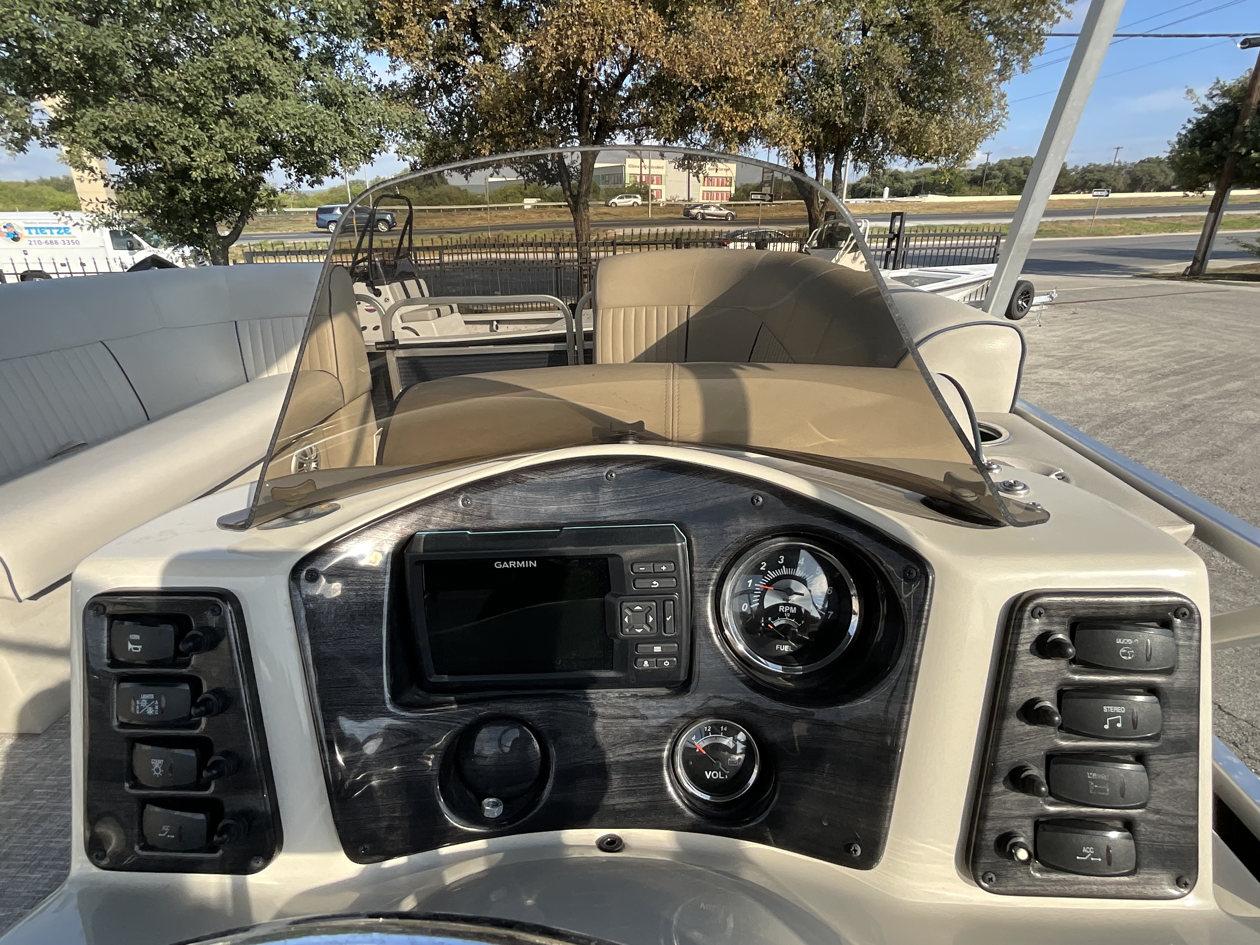 2021 APEX MARINE QWEST 820 FAMILY FISH - Image 18