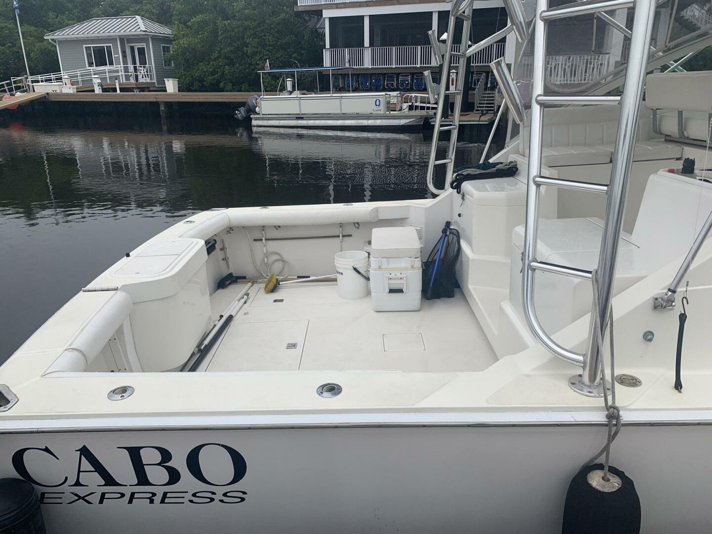 2002 Cabo 35 Express - Image 7