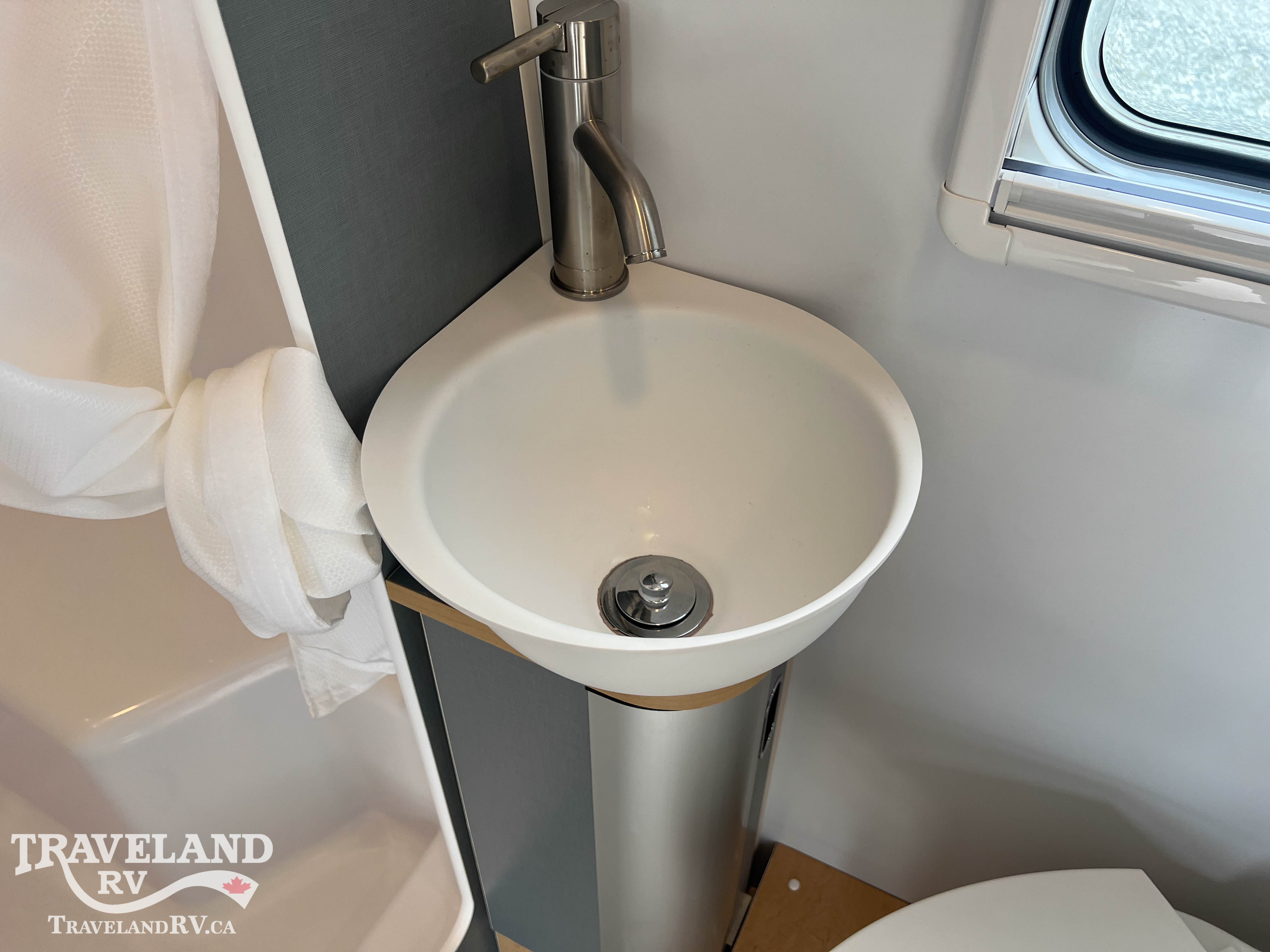 2026 AIRSTREAM 22RB WORLD TRAVELER - Image 23