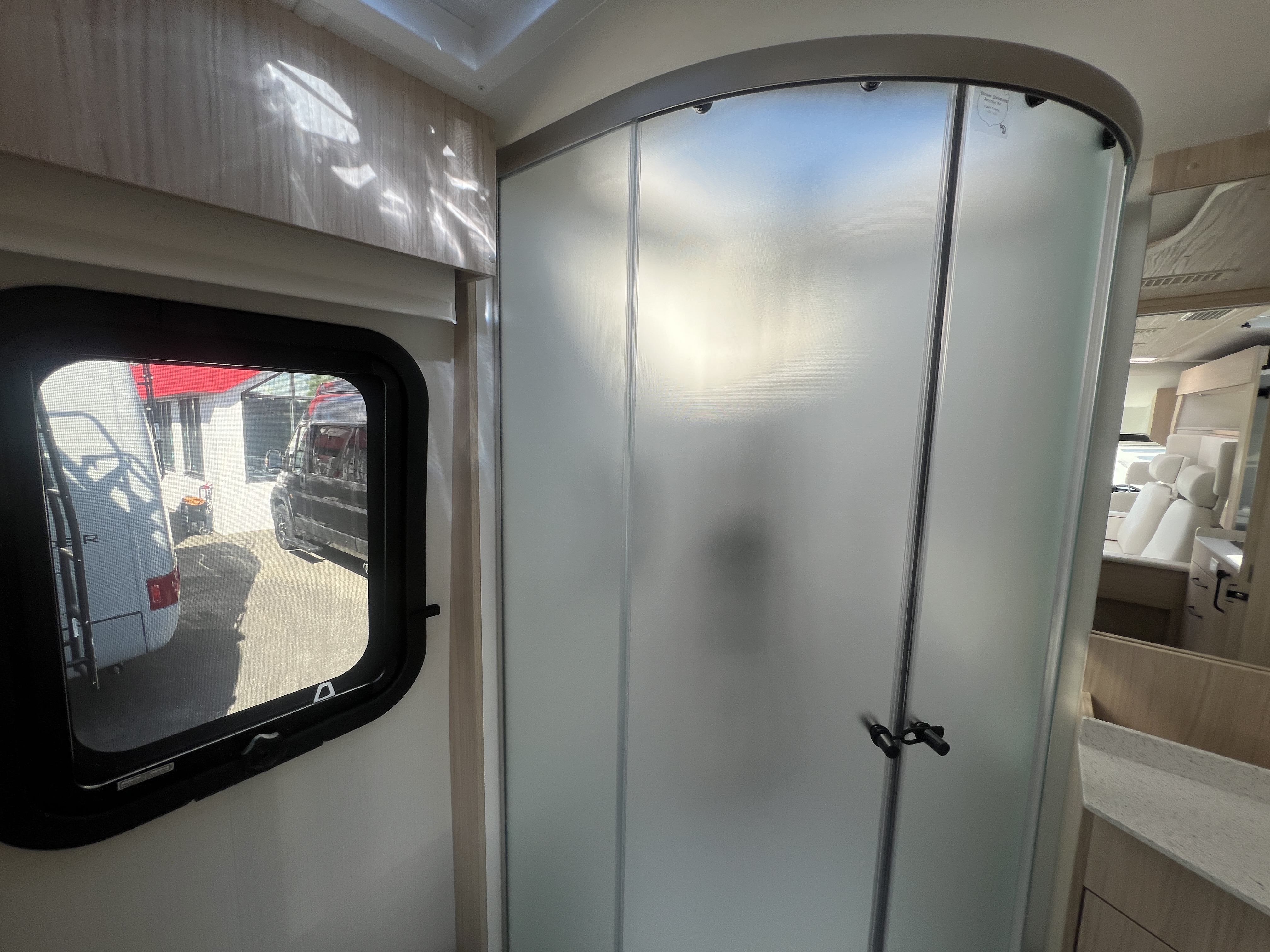 2027 Leisure Travel WONDER W24MBL - Image 33