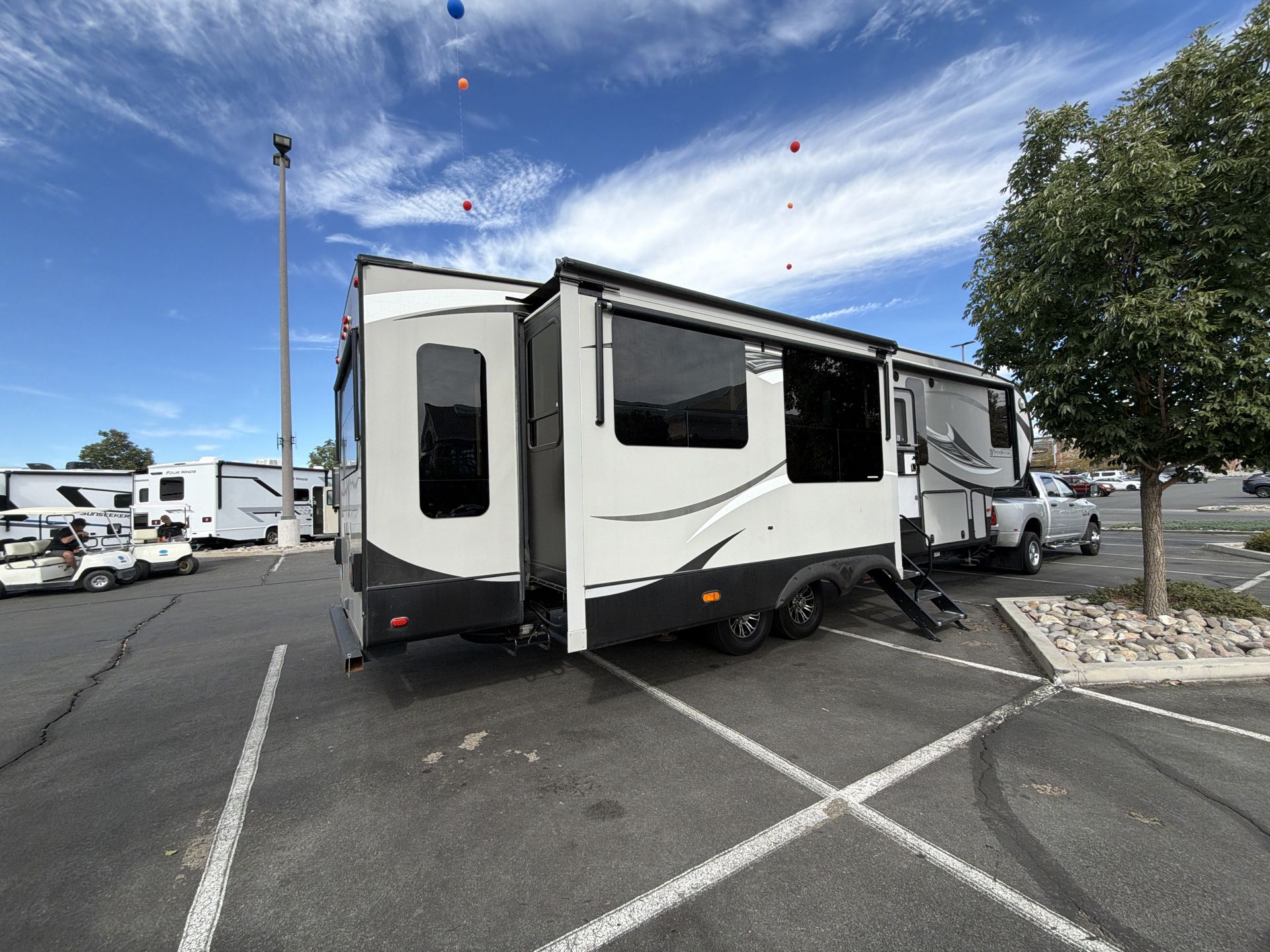 2015 Keystone Montana High Country 353RL - Image 8