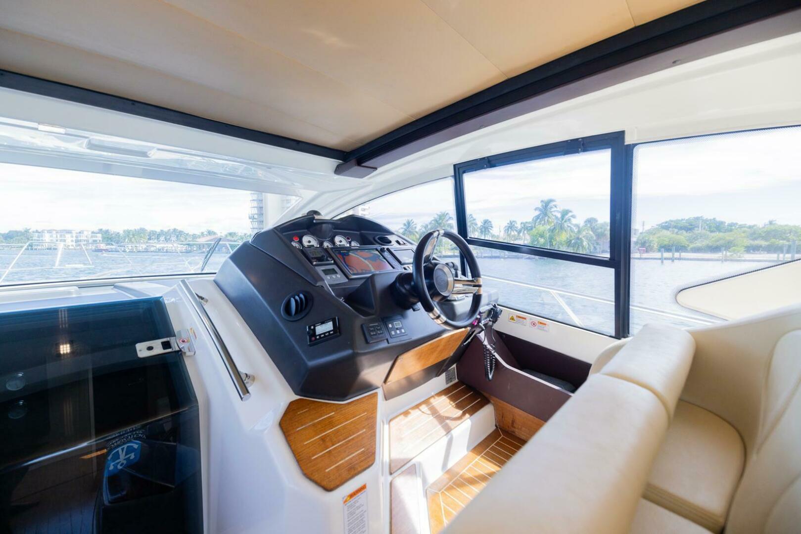2014 Cranchi M 44 HT - Image 9