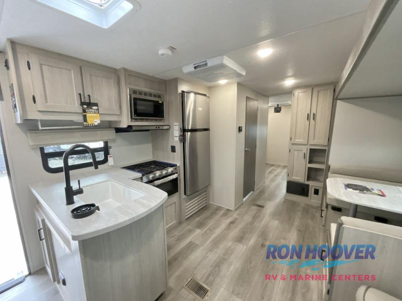 2026 COACHMEN CATALINA 343BHTSLE DENS RHB - Image 4