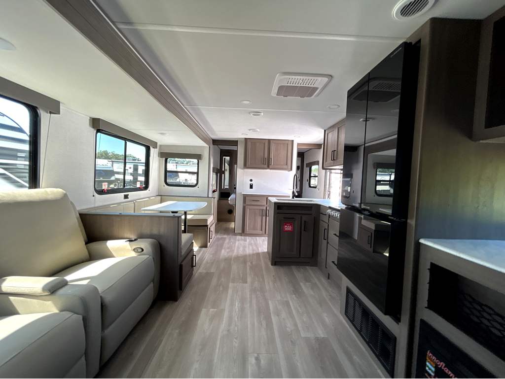2026 GRAND DESIGN TRANSCEND 27DBX - Image 17