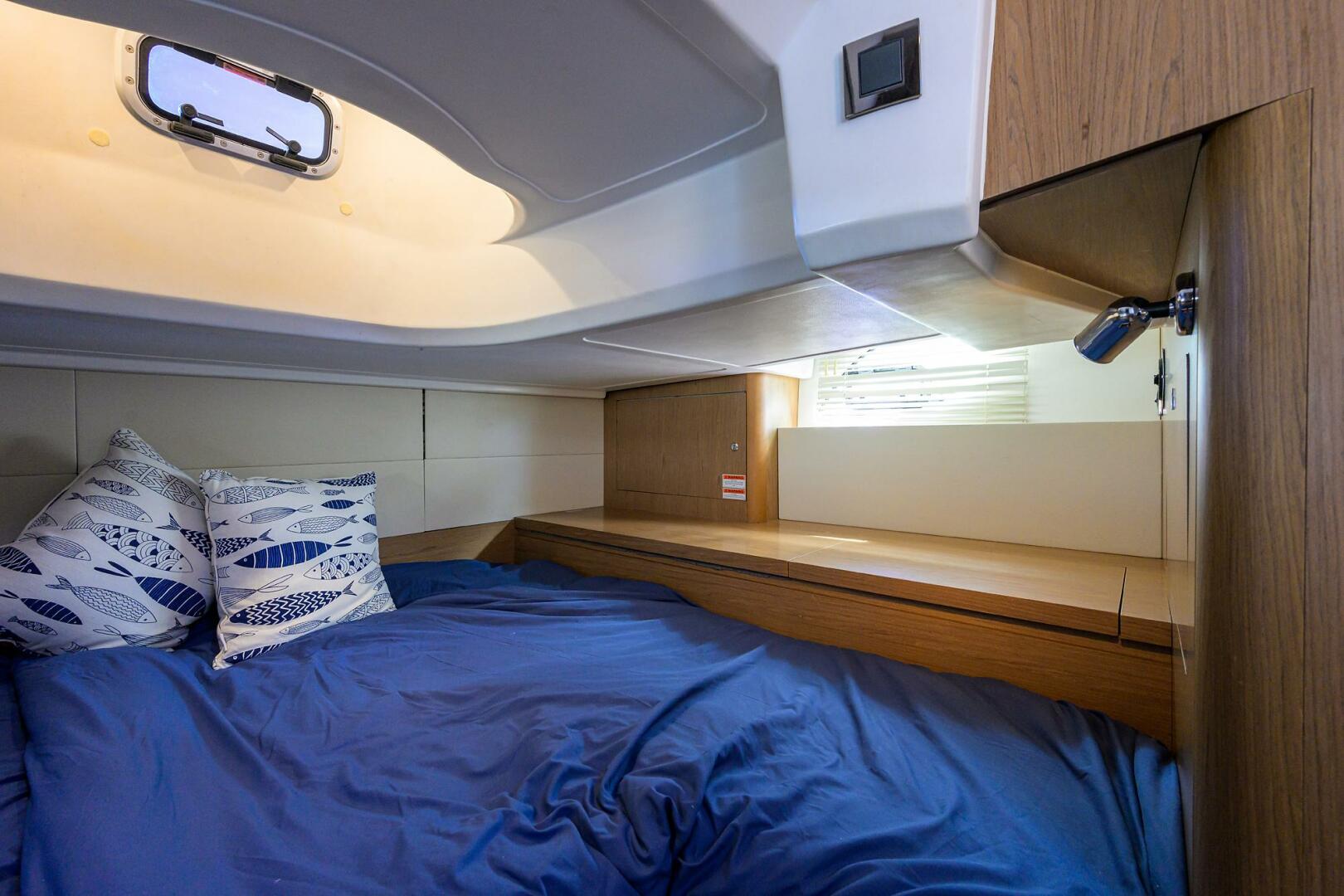 2003 Jupiter 31 Cuddy - Image 30