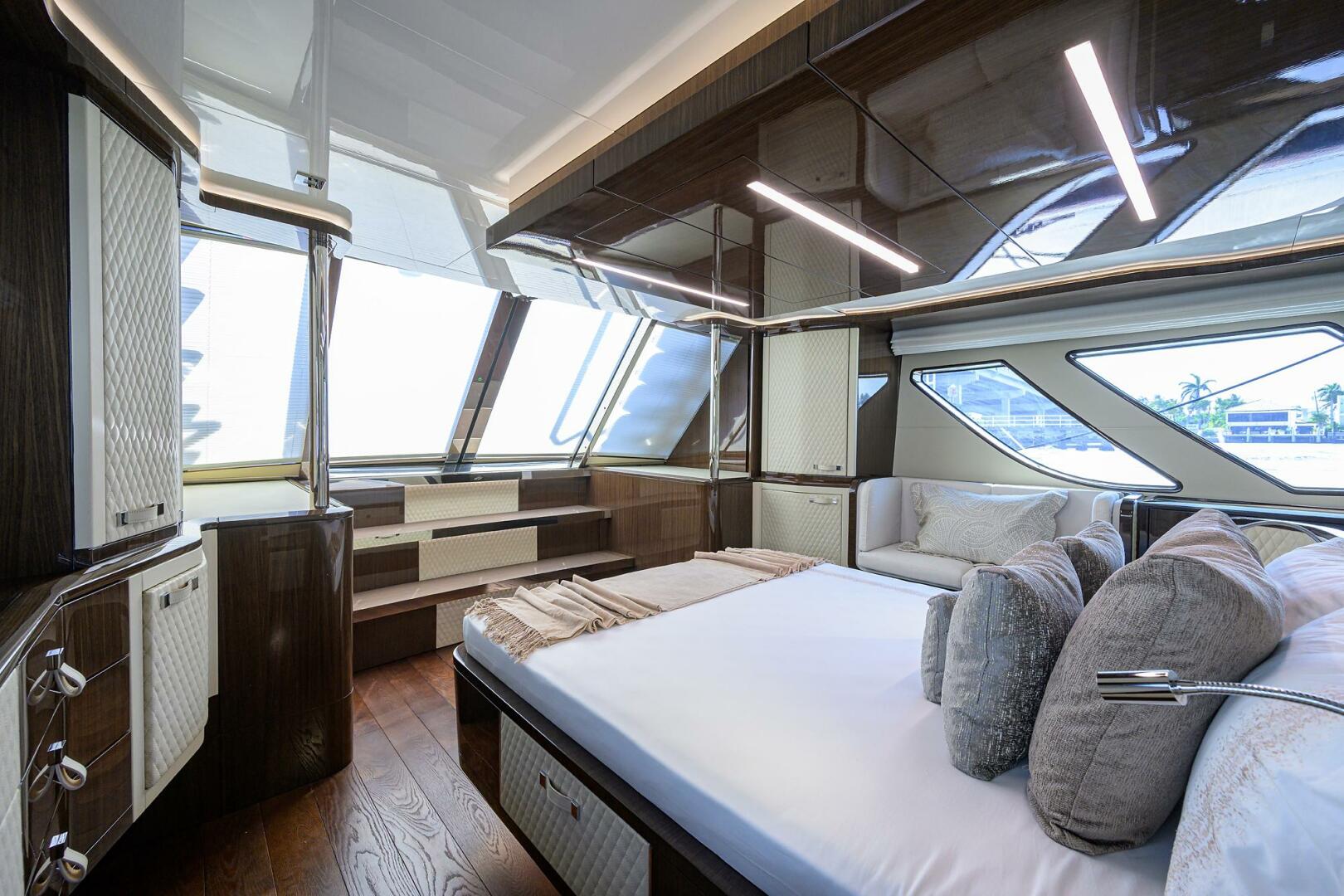 2023 Lazzara Yachts LSX 67 - Image 24