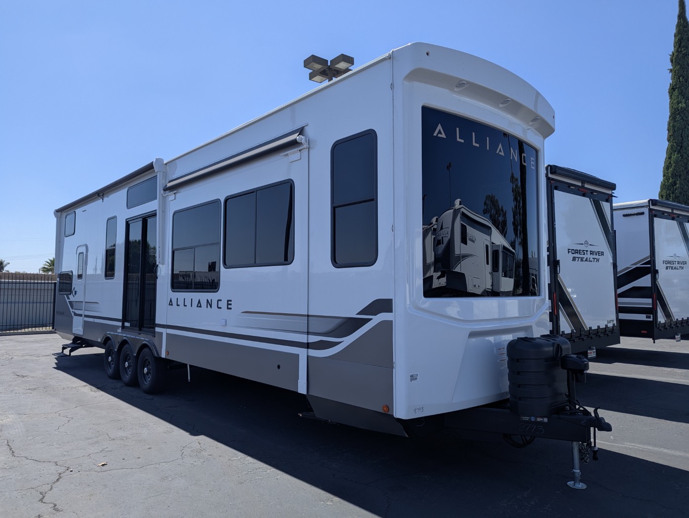 2027 Alliance RV Benchmark 42LFT - Image 1