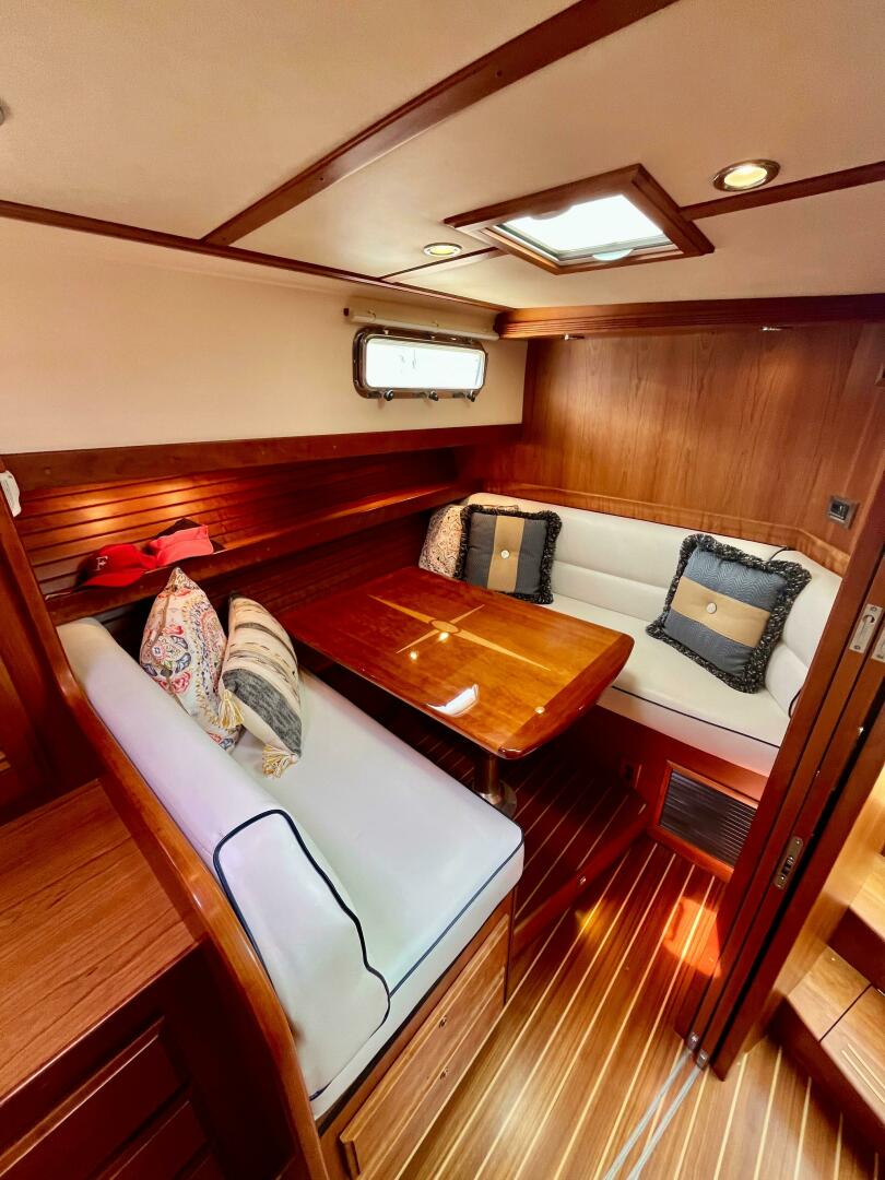 2010 Sabre 40 Sedan - Image 27