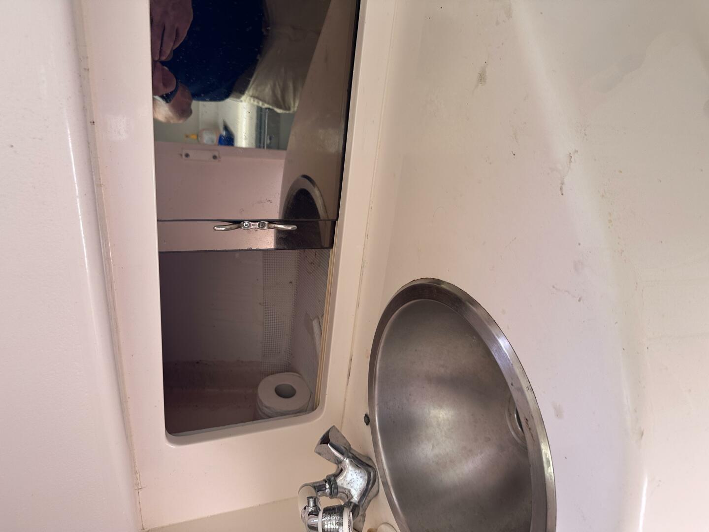 1994 Intrepid 376 Walkaround - Image 77