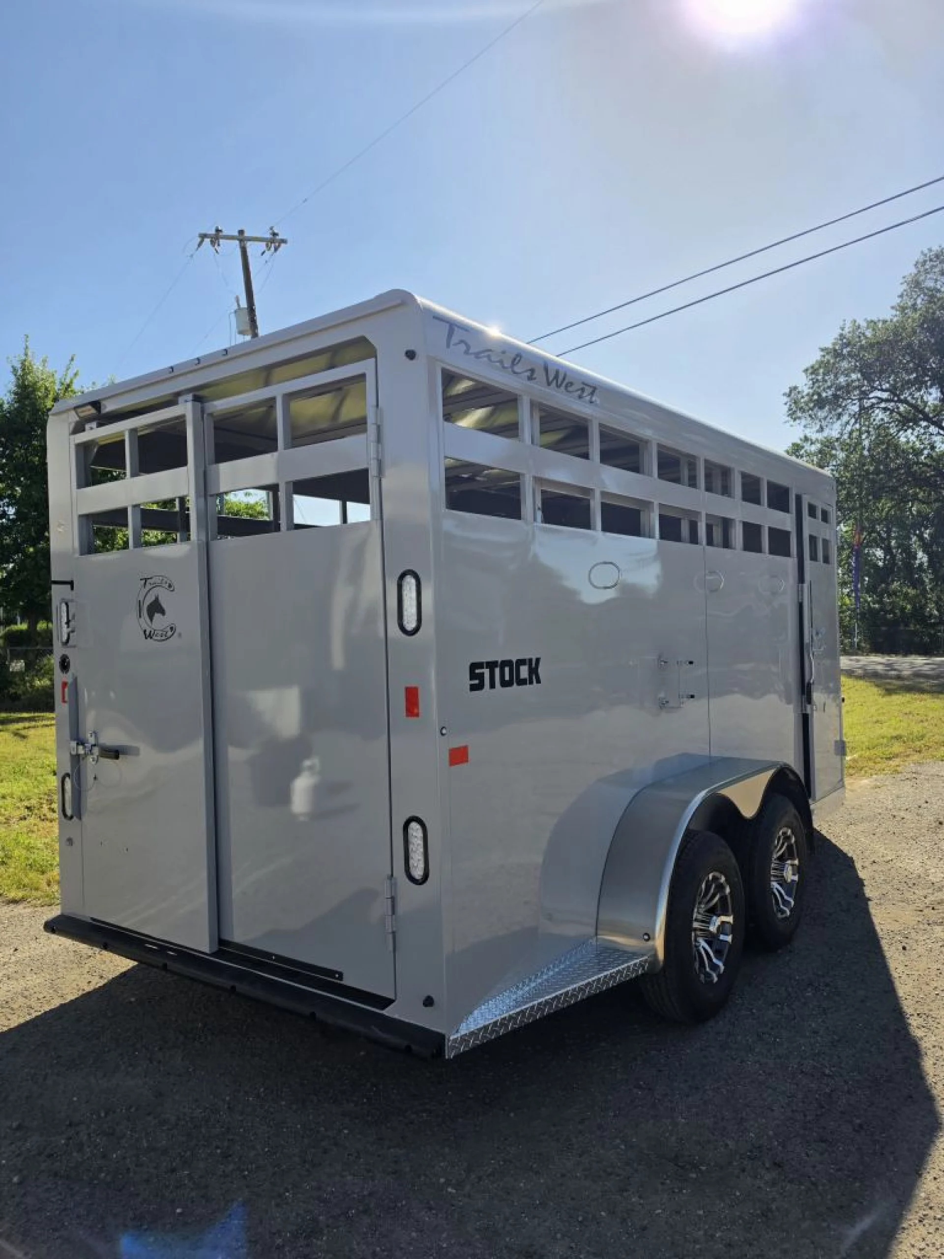 2026 TRAILS WEST ADVENTURE II 17' STOCK - Image 4