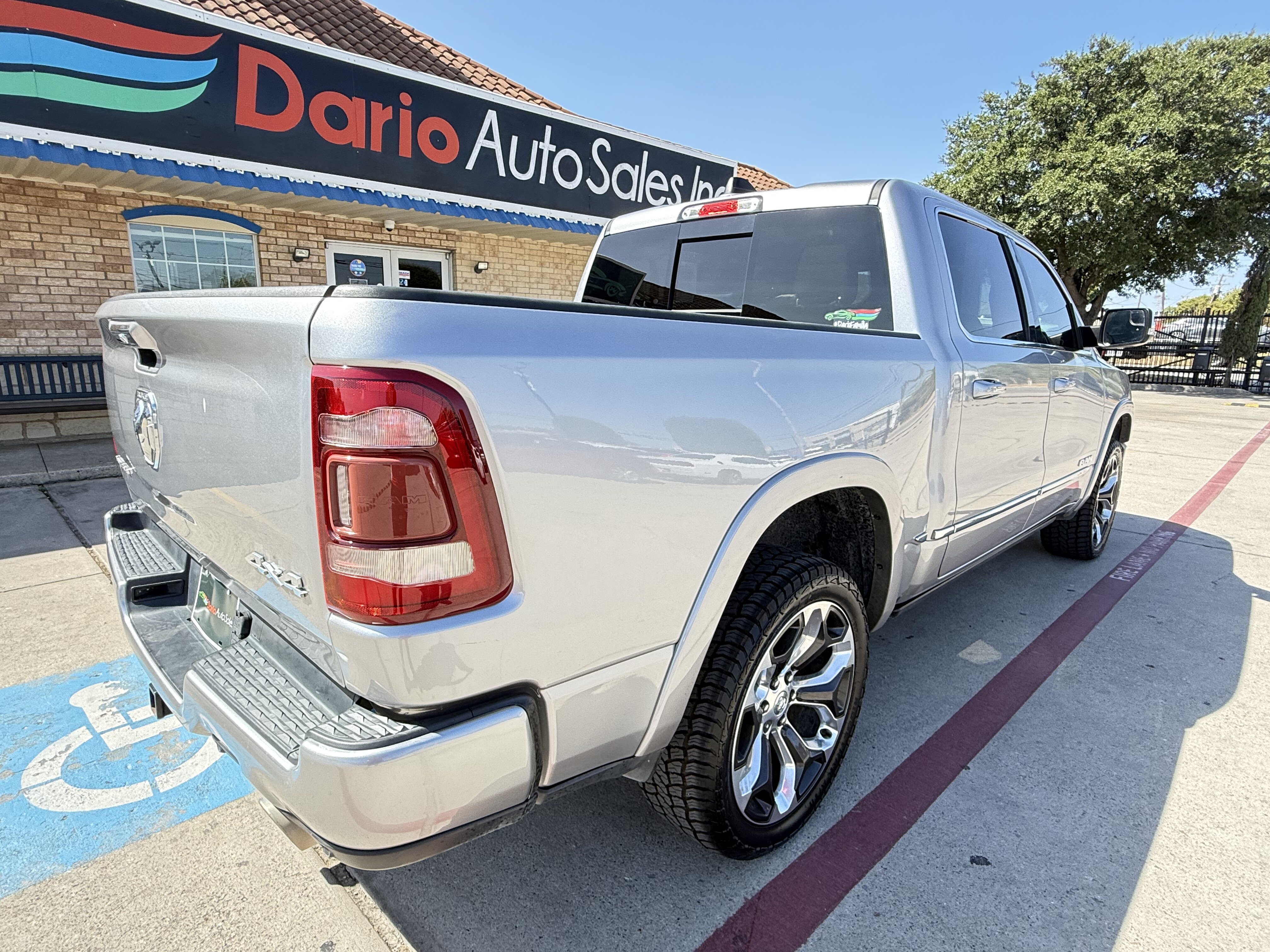 2019 Ram 1500 Pickup Crew Cab Bighorn/Lone Star 4WD - Image 11