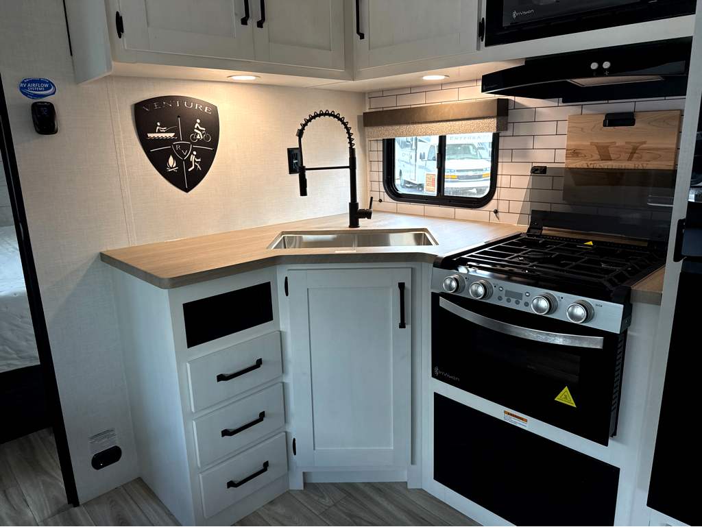2027 VENTURE RV SIENNA 271VBH - Image 16