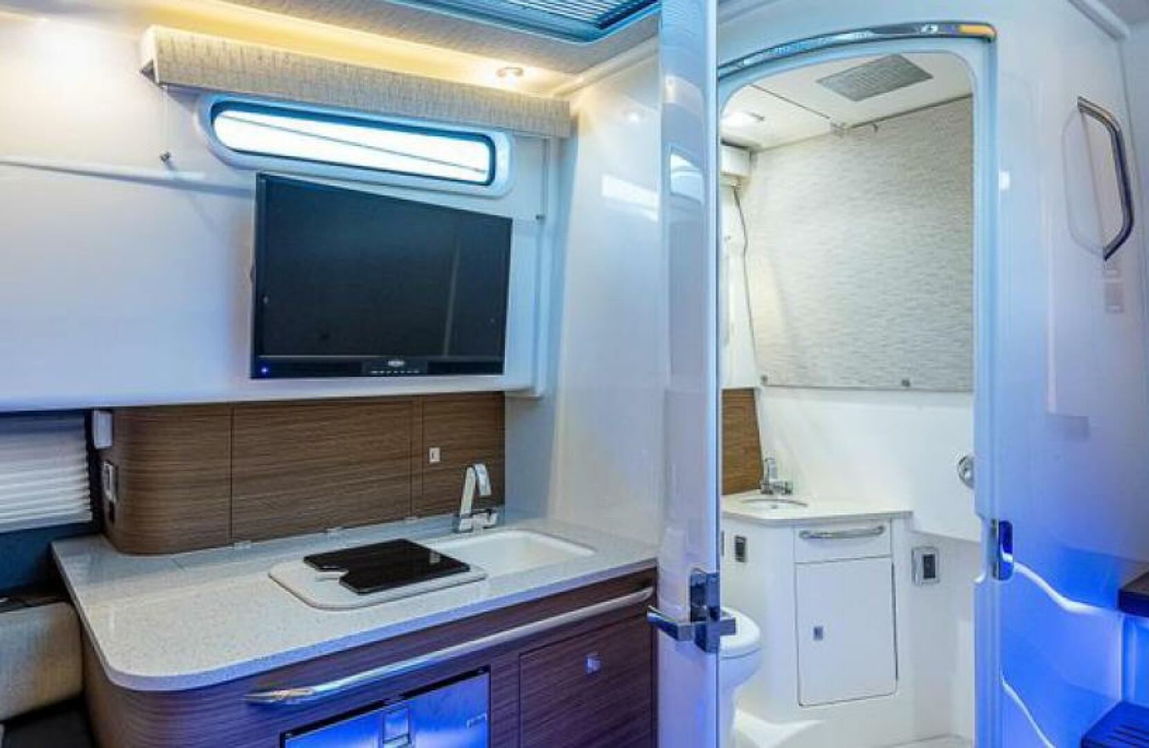 2020 Boston Whaler Outrage - Image 12