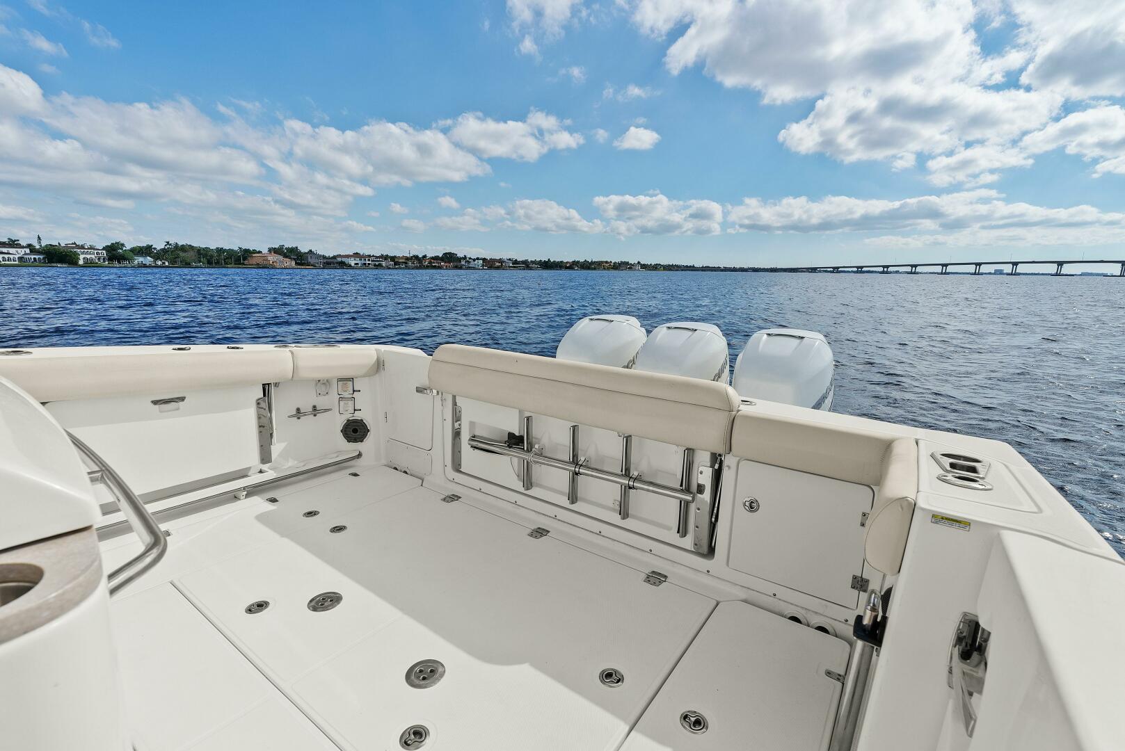 2019 Boston Whaler 380 Outrage - Image 3
