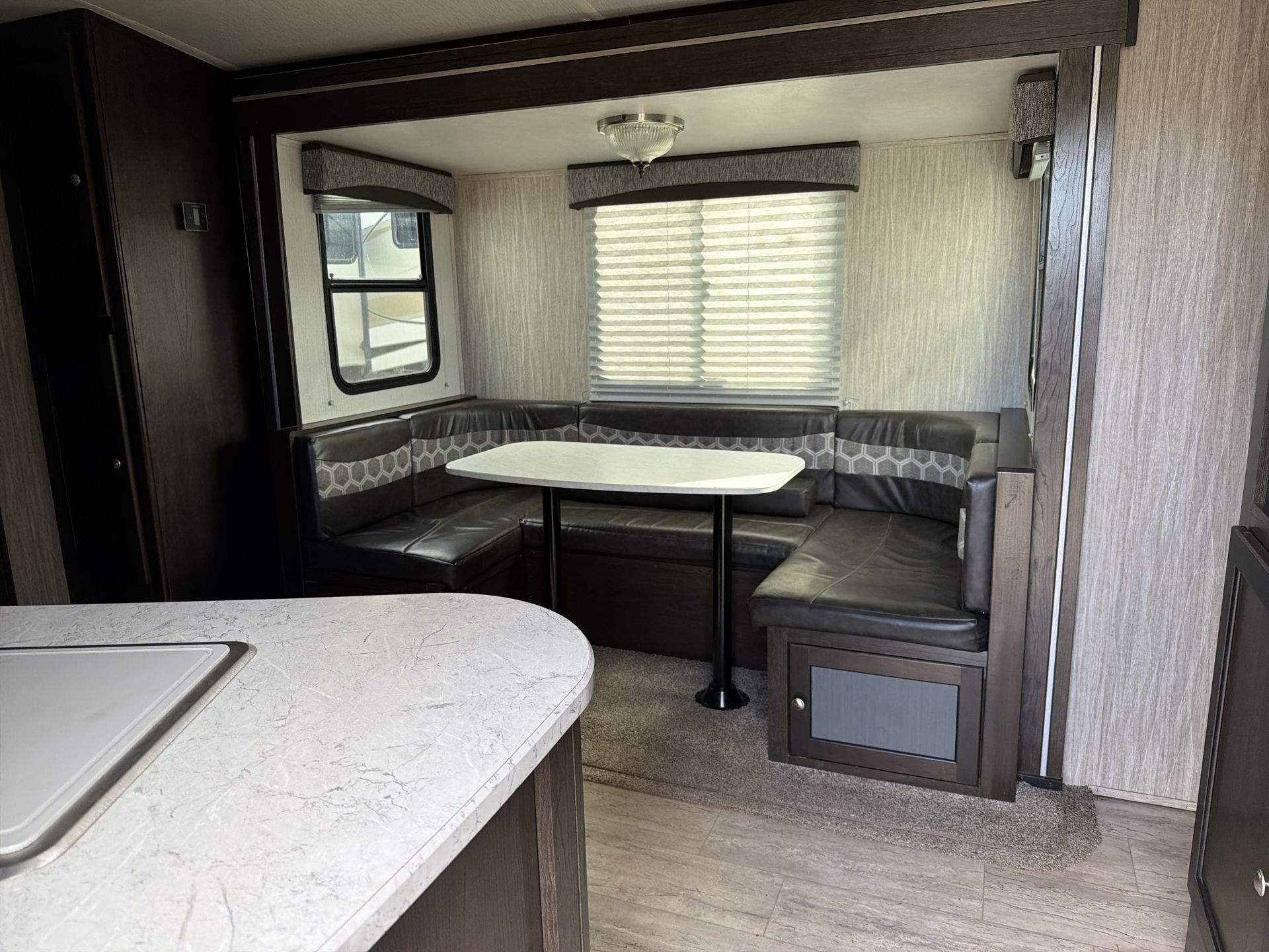 2019 Cruiser RV Shadow Cruiser SC240BHS - Image 13