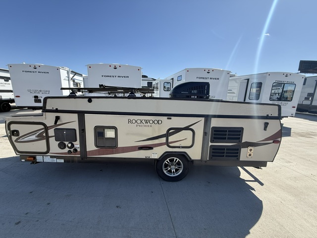 2017 Forest River Rockwood Premier 2514G - Image 3