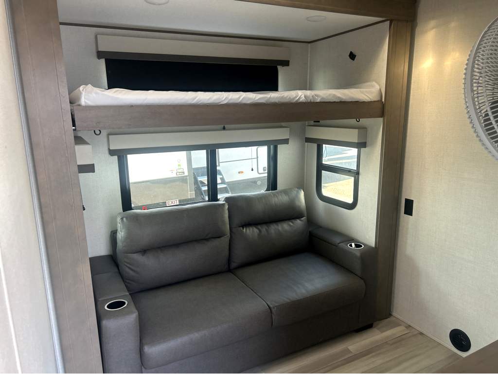 2023 GRAND DESIGN SOLITUDE 378MBS - Image 15