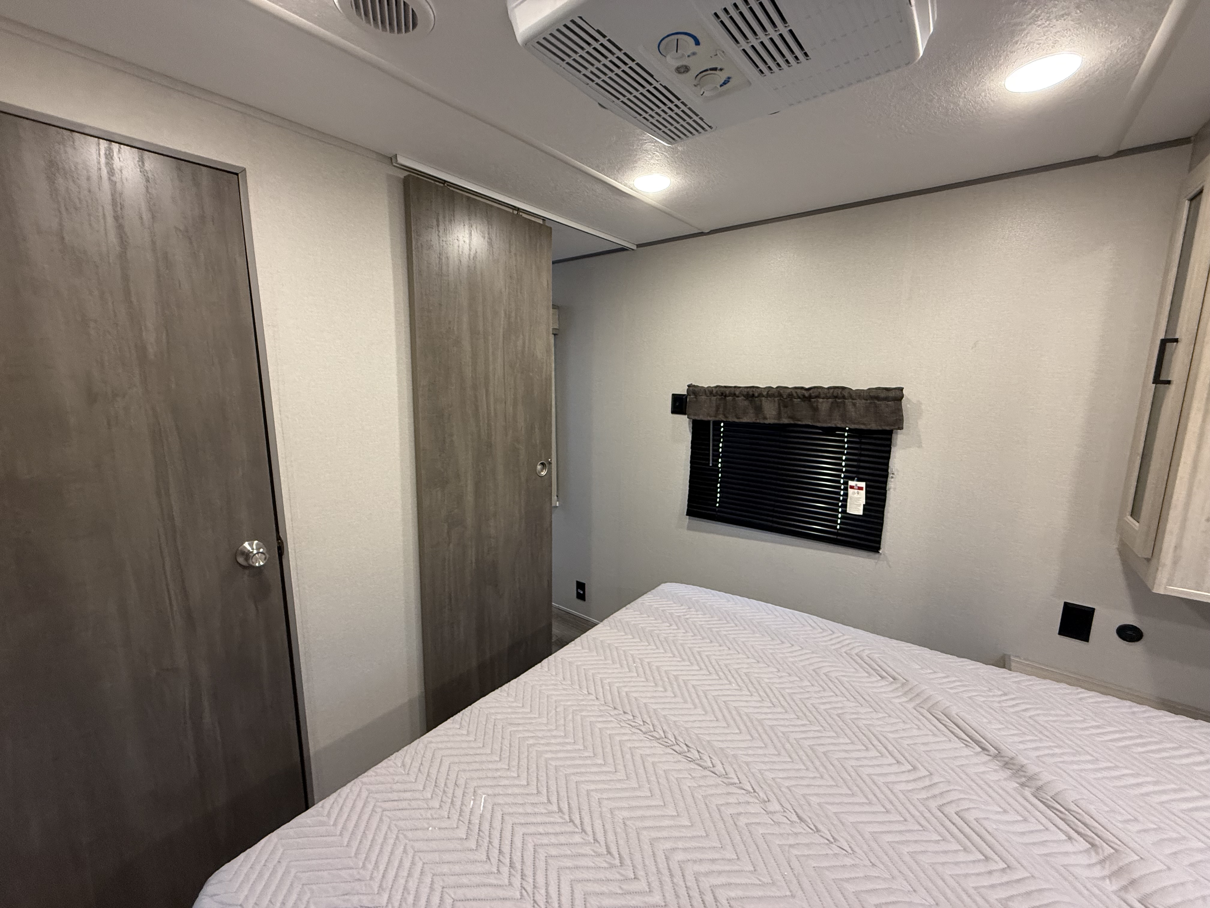 2024 Coachmen Catalina Legacy Edition 283FEDS - Image 21