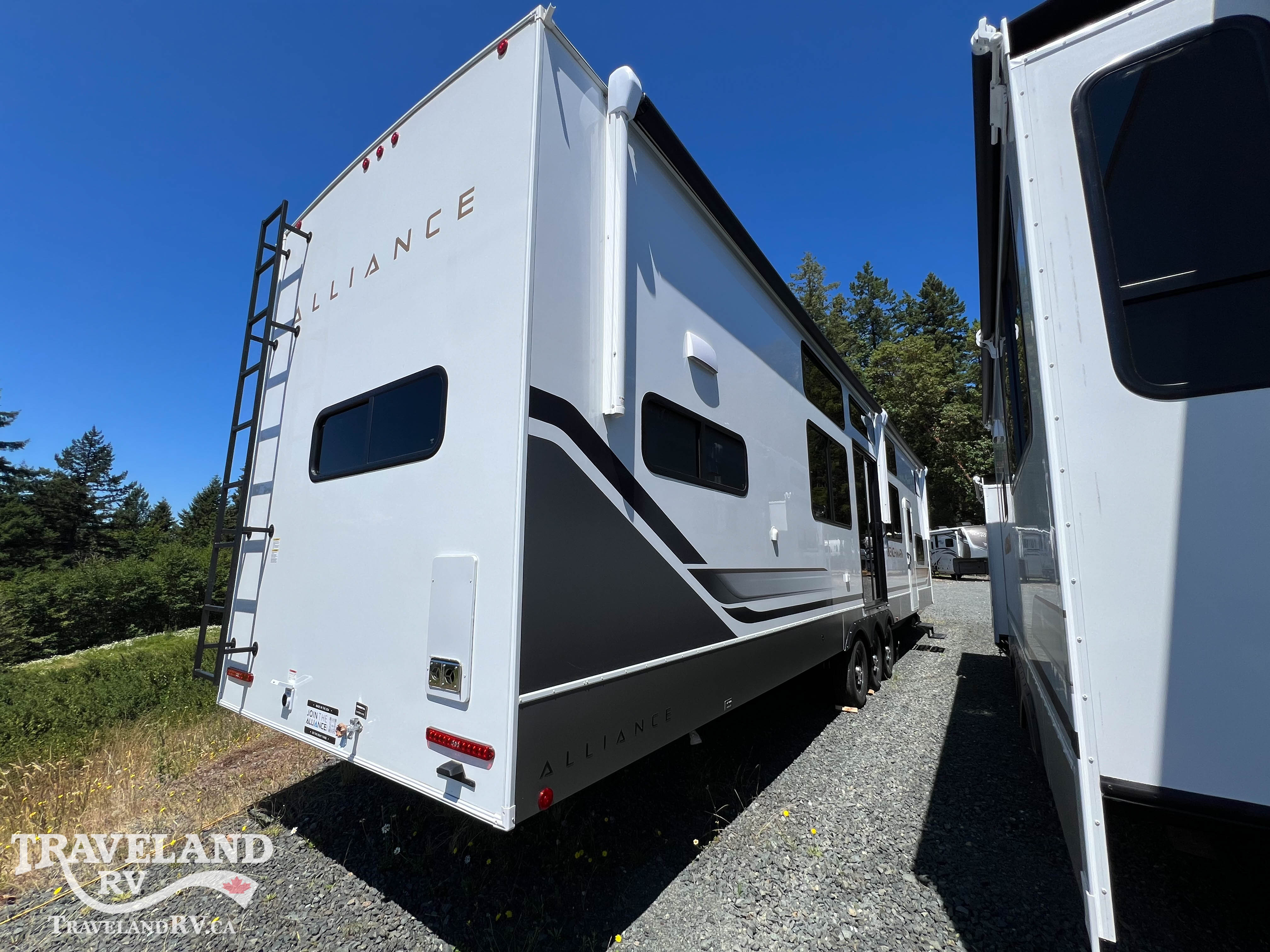 2026 Alliance RV Benchmark 44RKL - Image 7