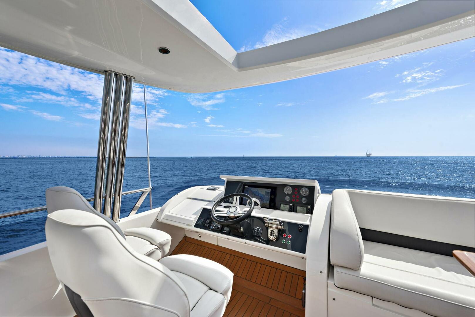2015 Princess 72 Motoryacht - Image 7