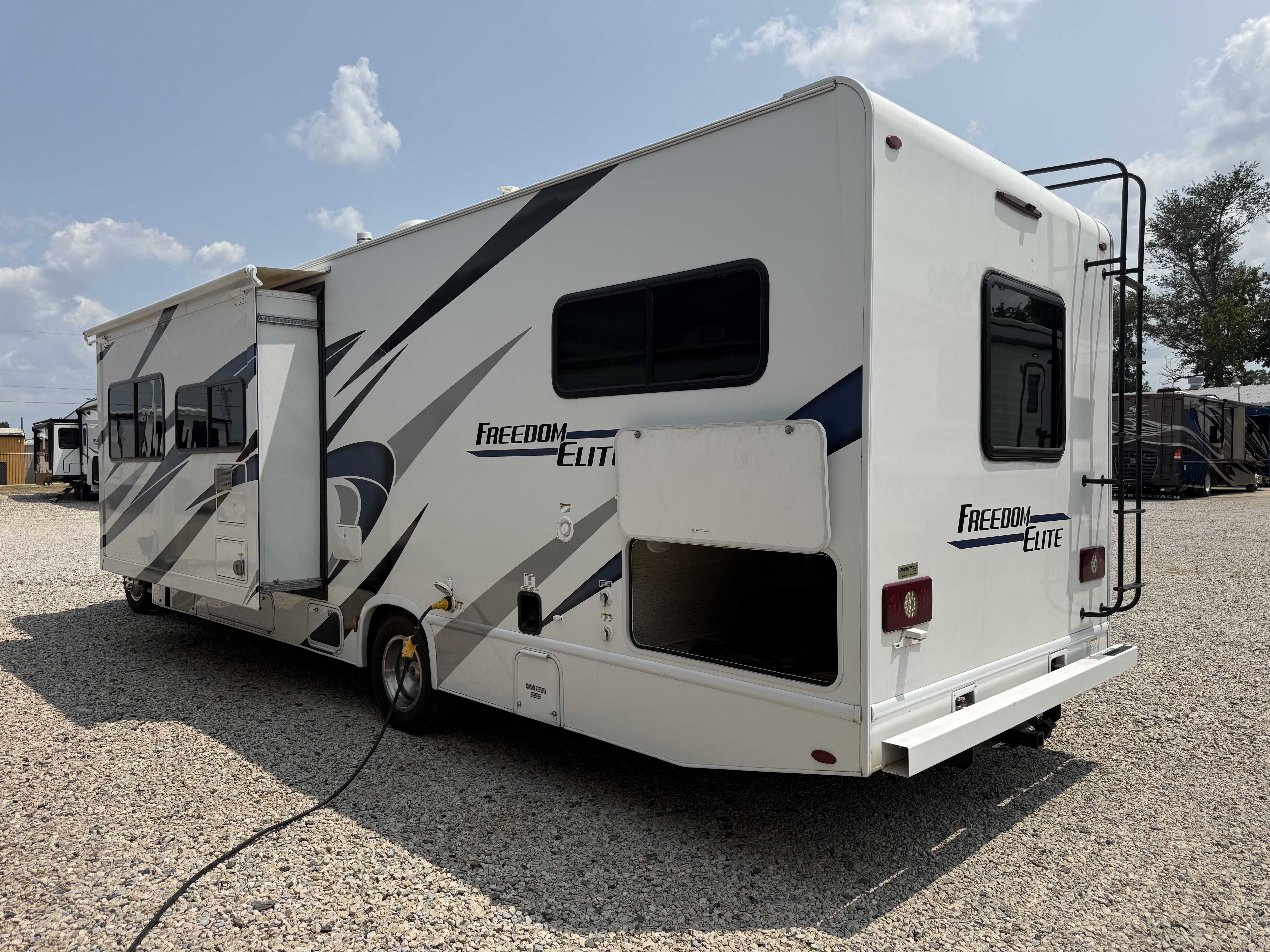 2021 Thor Motor Coach Freedom Elite 30FE - Image 5