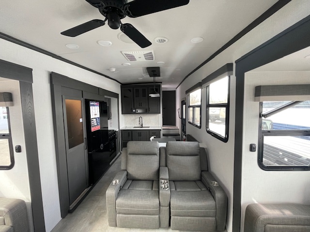 2025 ROCKWOOD SIGNATURE 375RL - Image 20