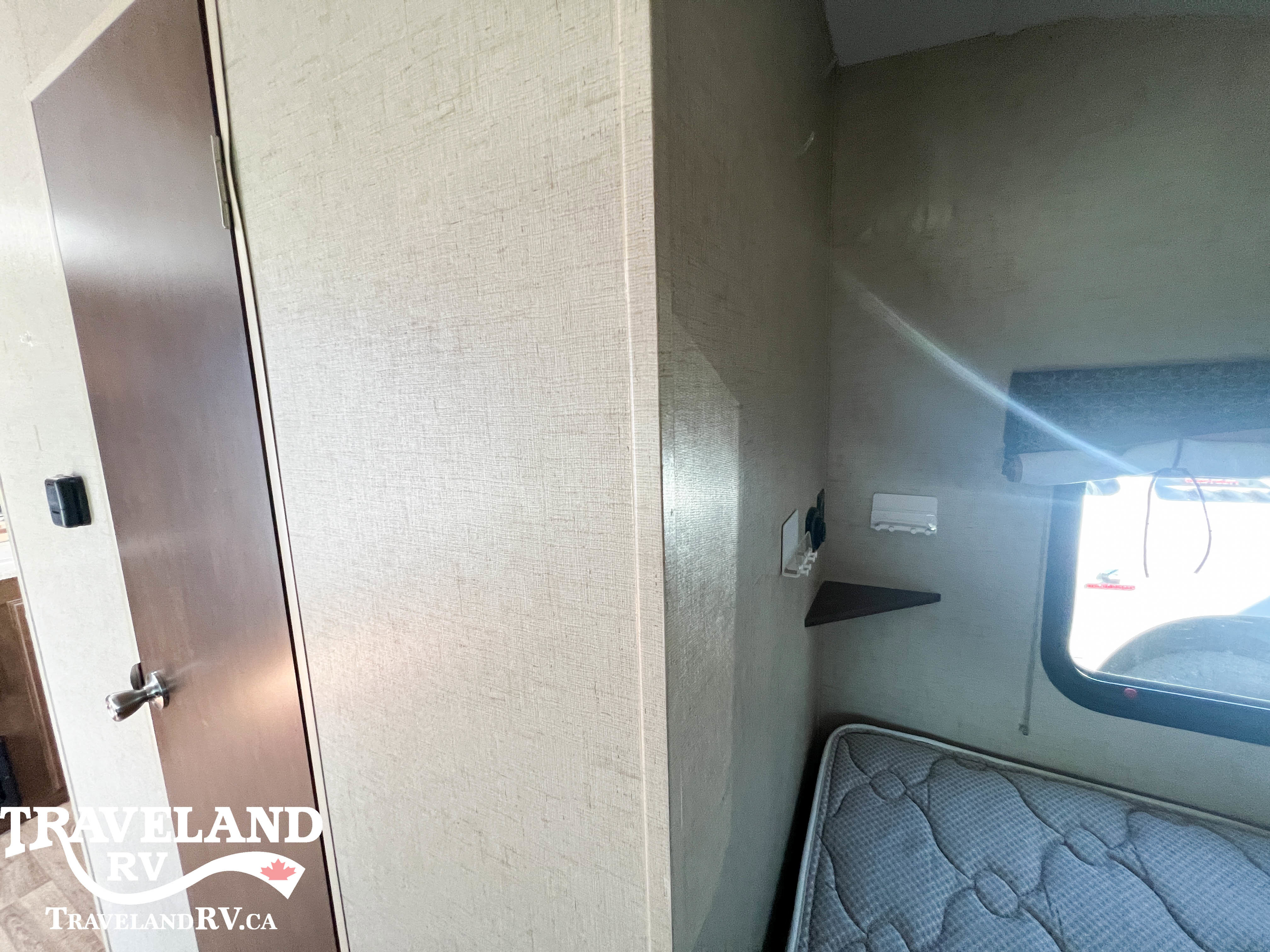 2017 Venture RV Sonic Lite SL149VML - Image 24