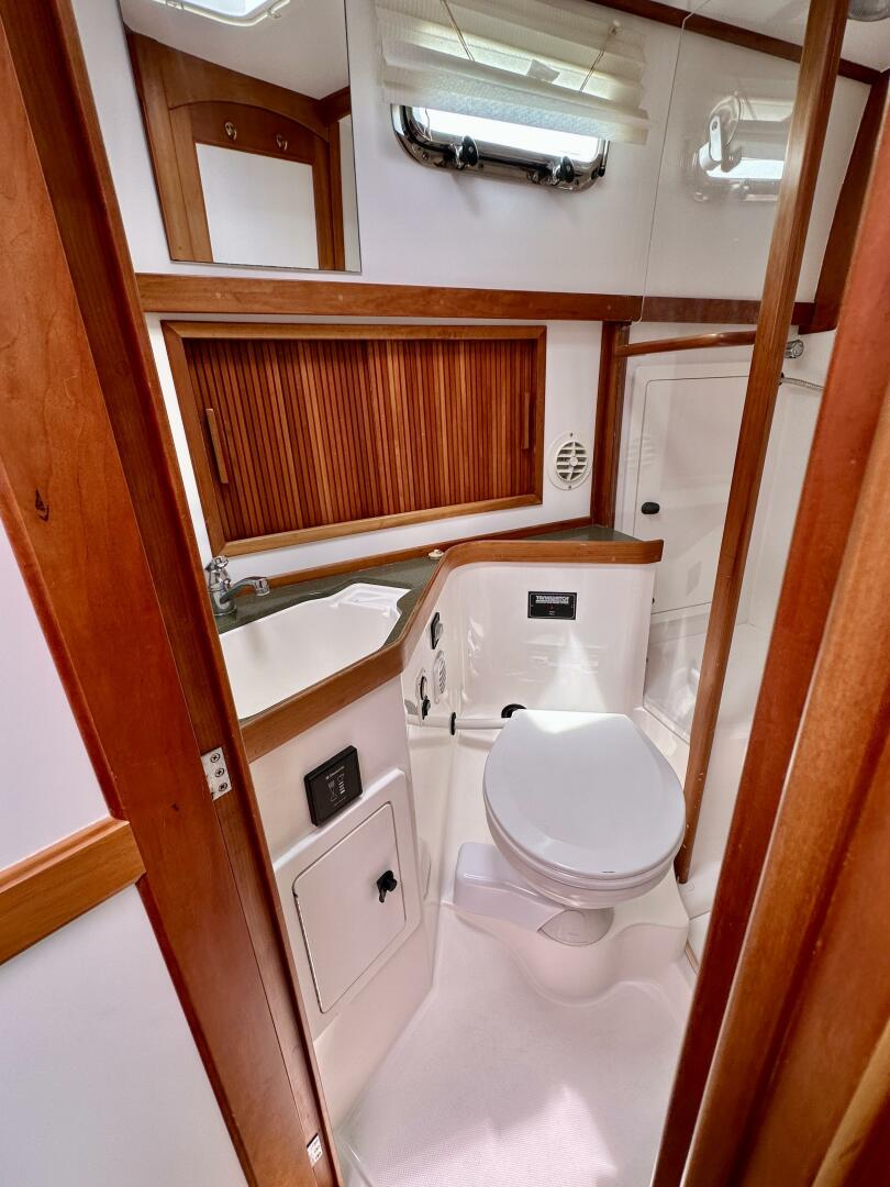 2002 Sabreline 36 Flybridge - Image 24