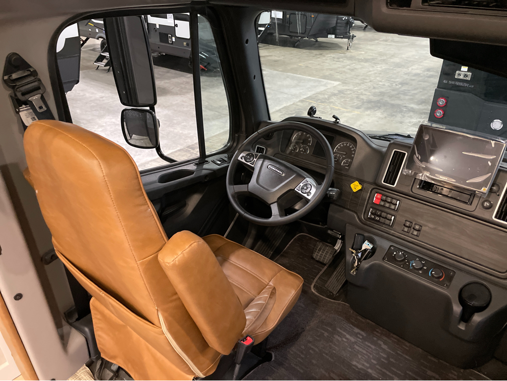 2027 Dynamax DX3 34KD - Image 27