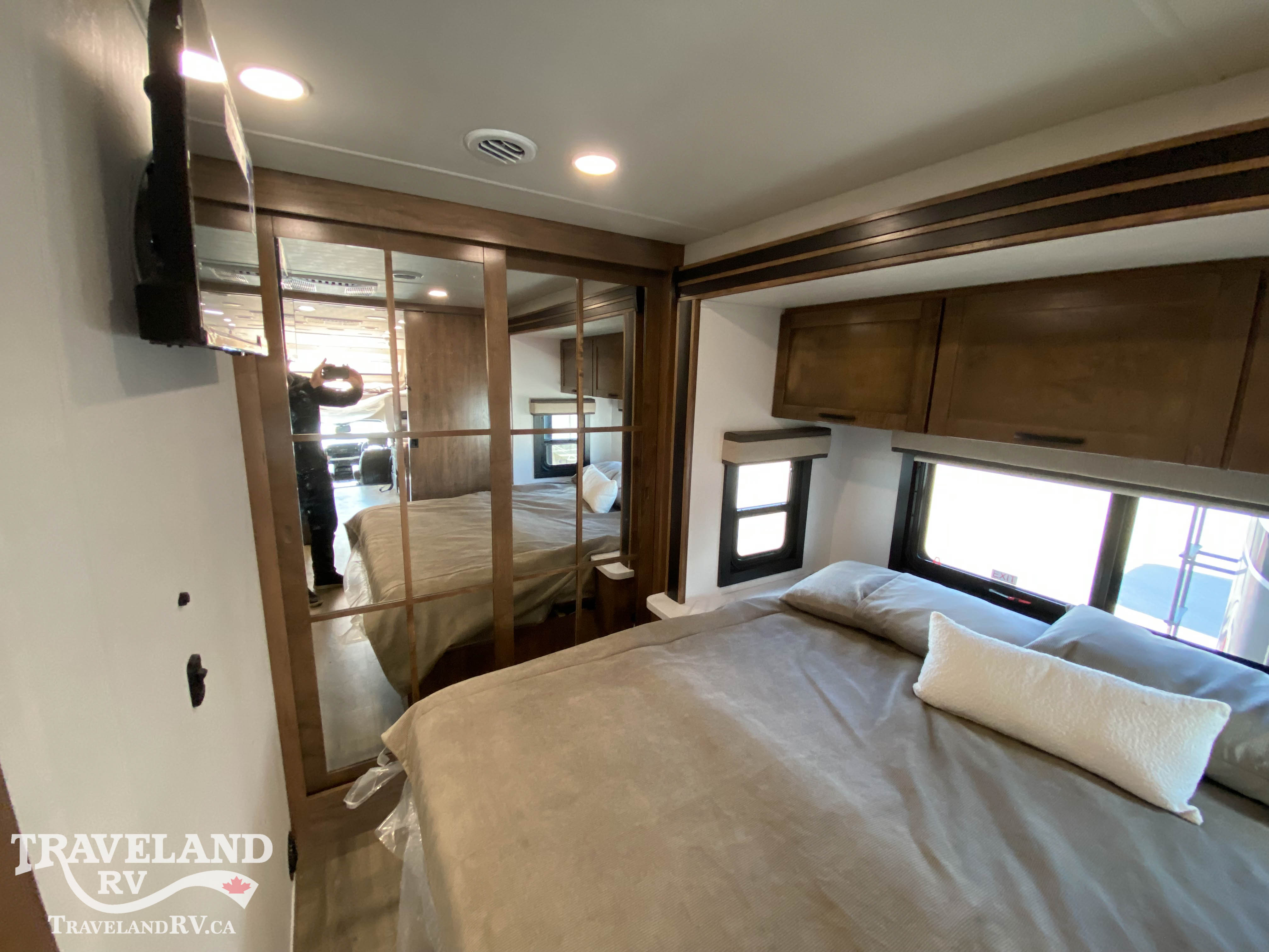 2026 Entegra Coach Esteem XL 32U - Image 18