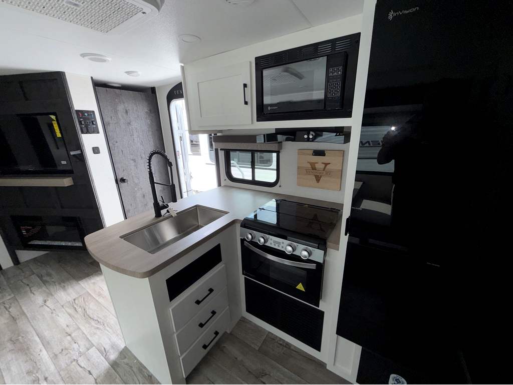 2026 VENTURE RV SIENNA 251VRB - Image 15