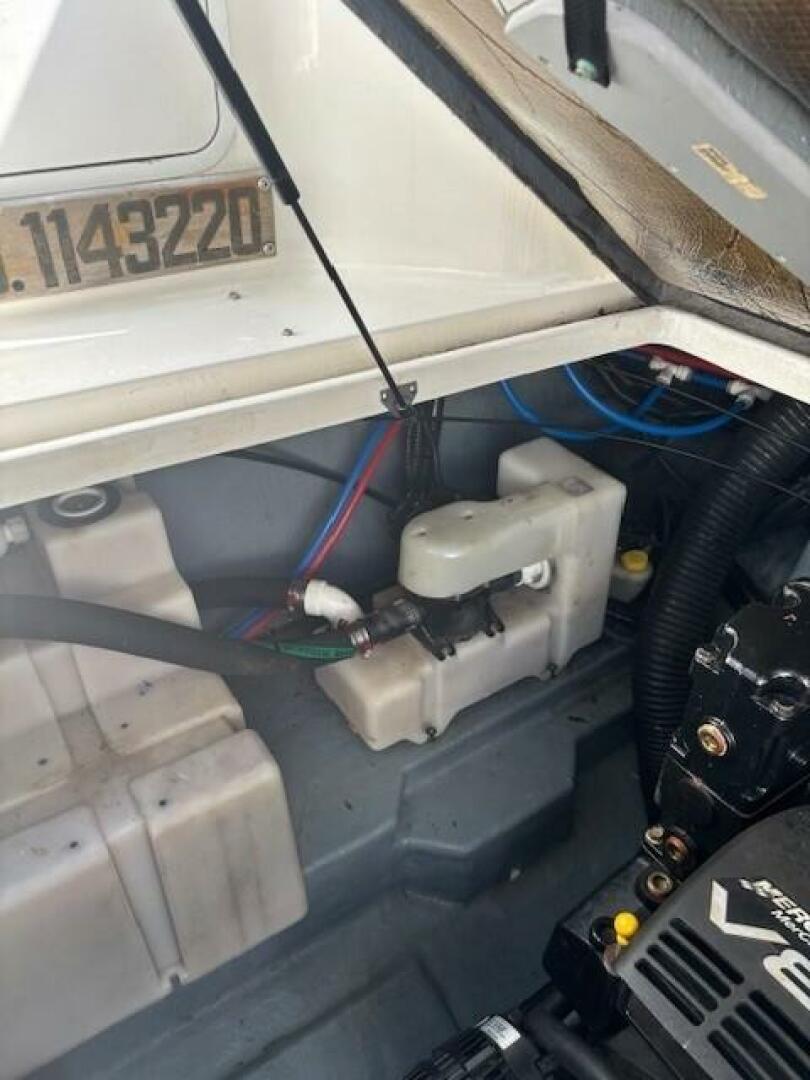 2000 Sea Ray 270 Sundancer - Image 26