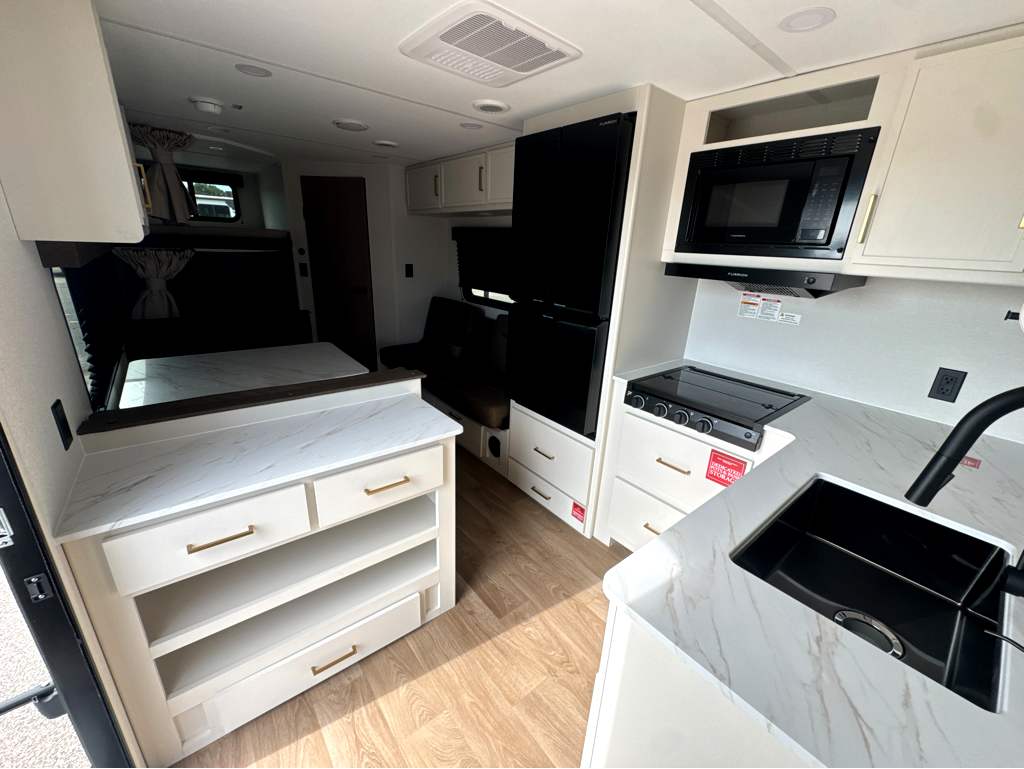 2027 GRAND DESIGN TRANSCEND 24BHX - Image 10
