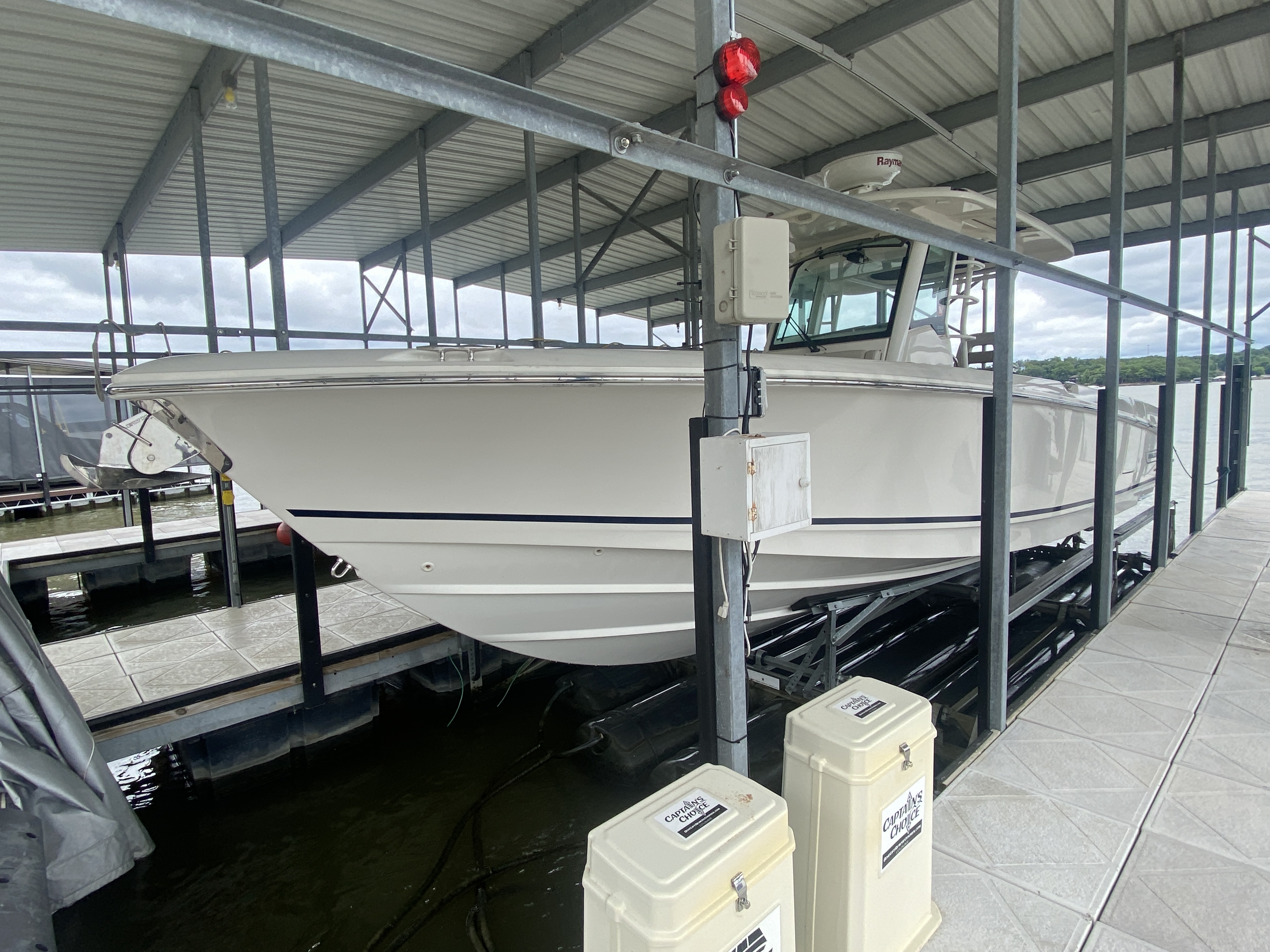 2016 Boston Whaler 330 Outrage - Image 12
