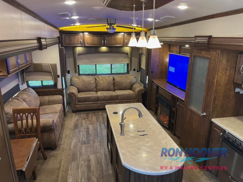 2016 FOREST RIVER 3875FB - Image 4