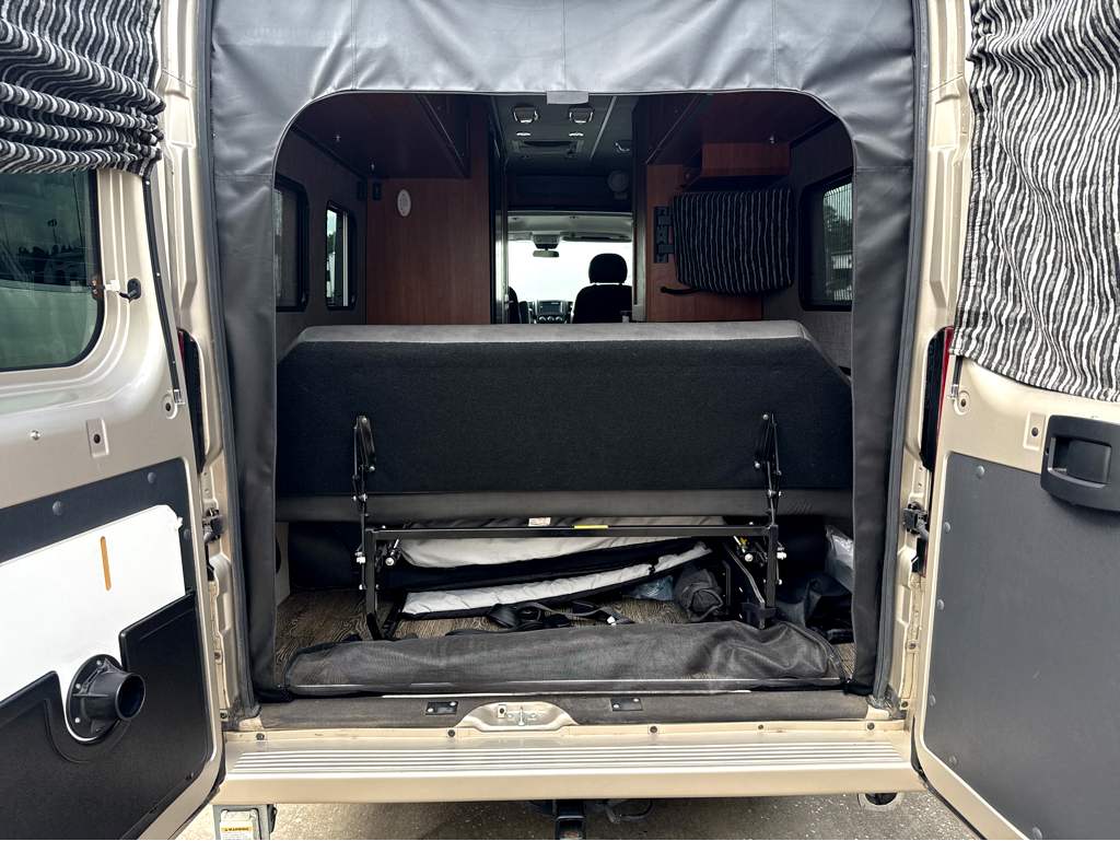 2018 ROADTREK ZION - Image 5