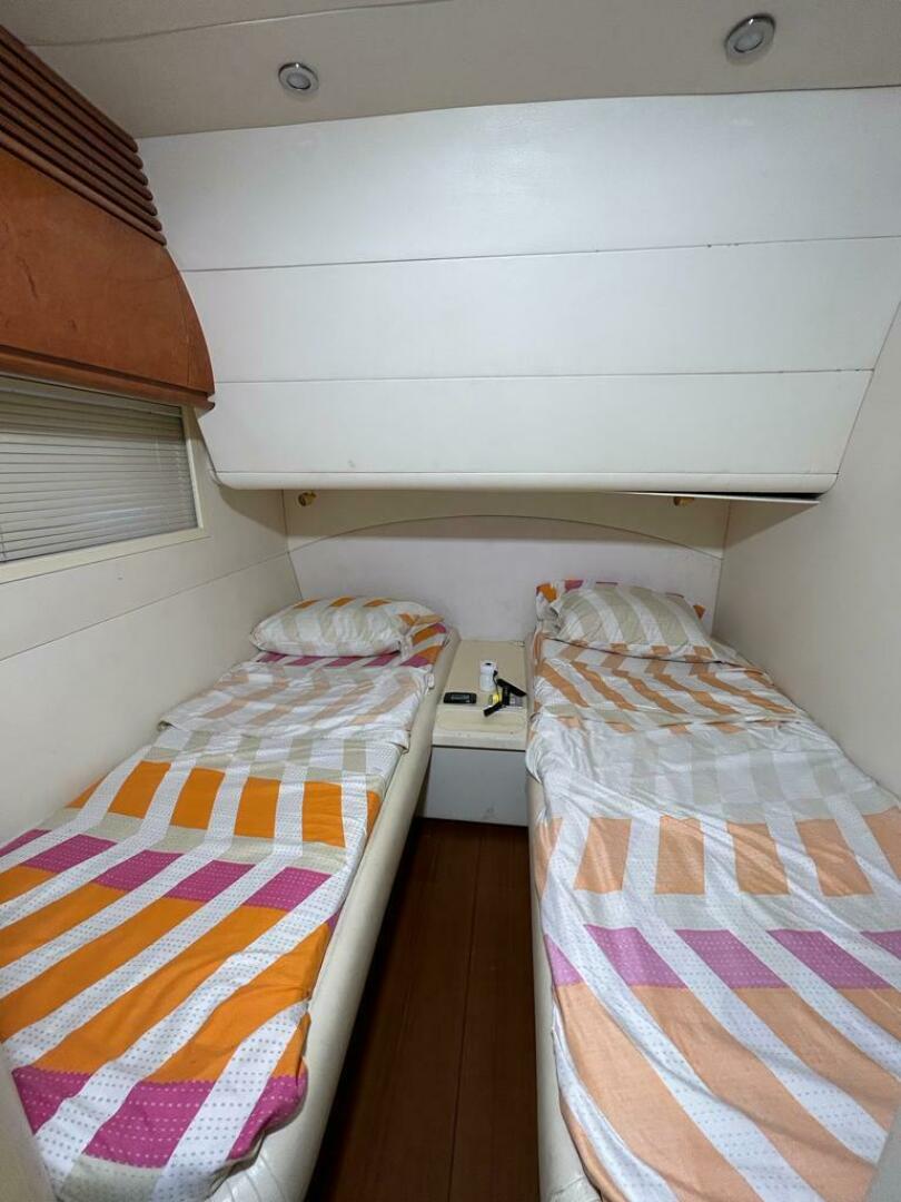 1999 Pershing 54 - Image 27
