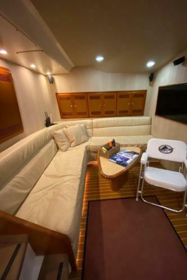 2004 Cabo 45 Express Los Suenos Edition - Image 14