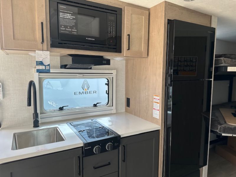 2026 Ember RV Overland Series 221MSL - Image 17