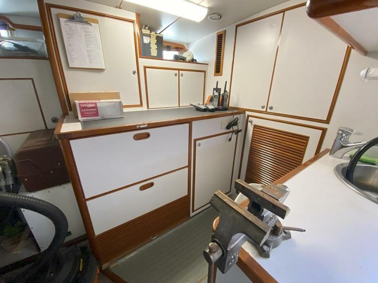 2005 Offshore Yachts - Image 29