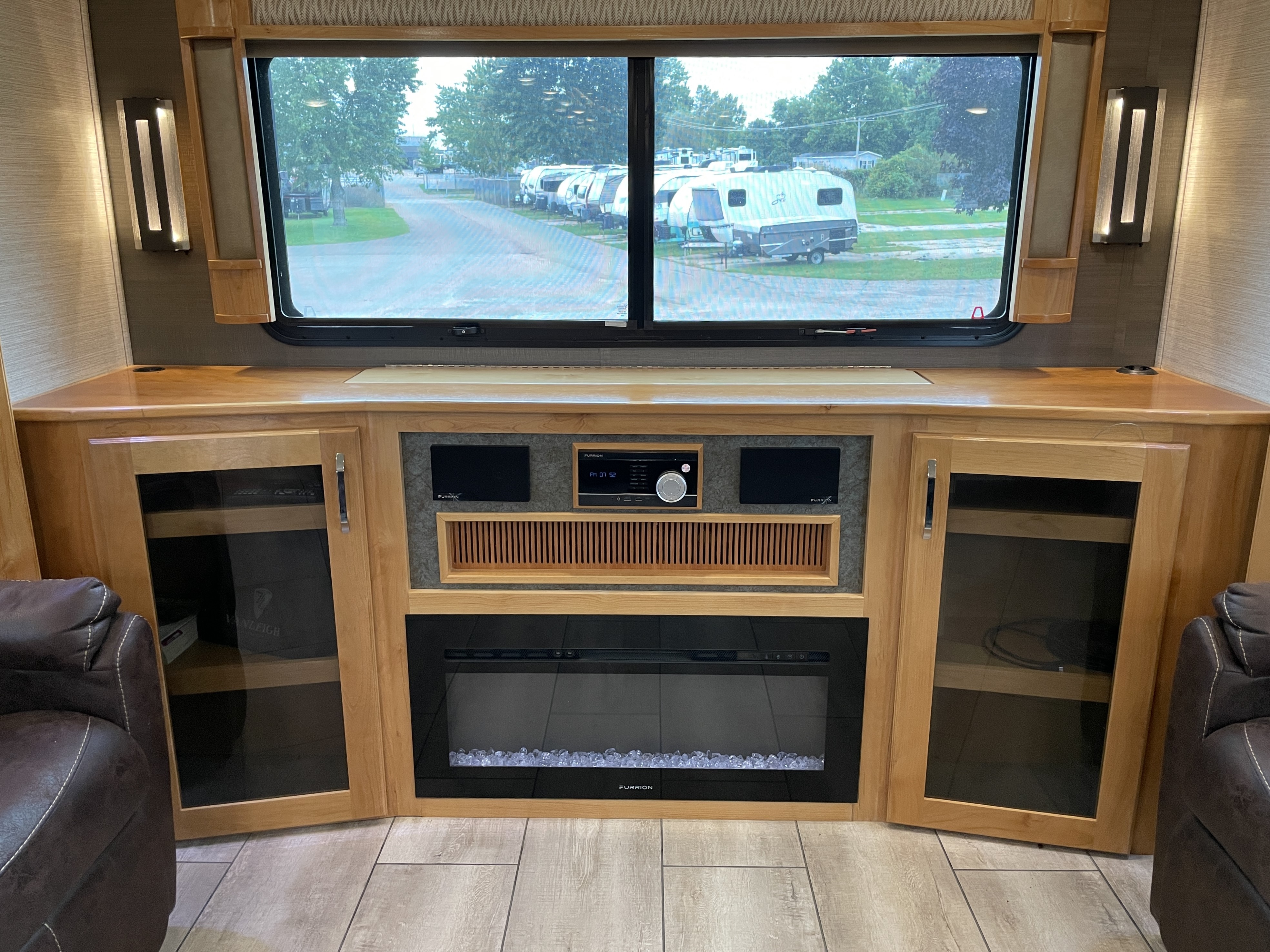 2020 Vanleigh RV Beacon 42RDB - Image 17