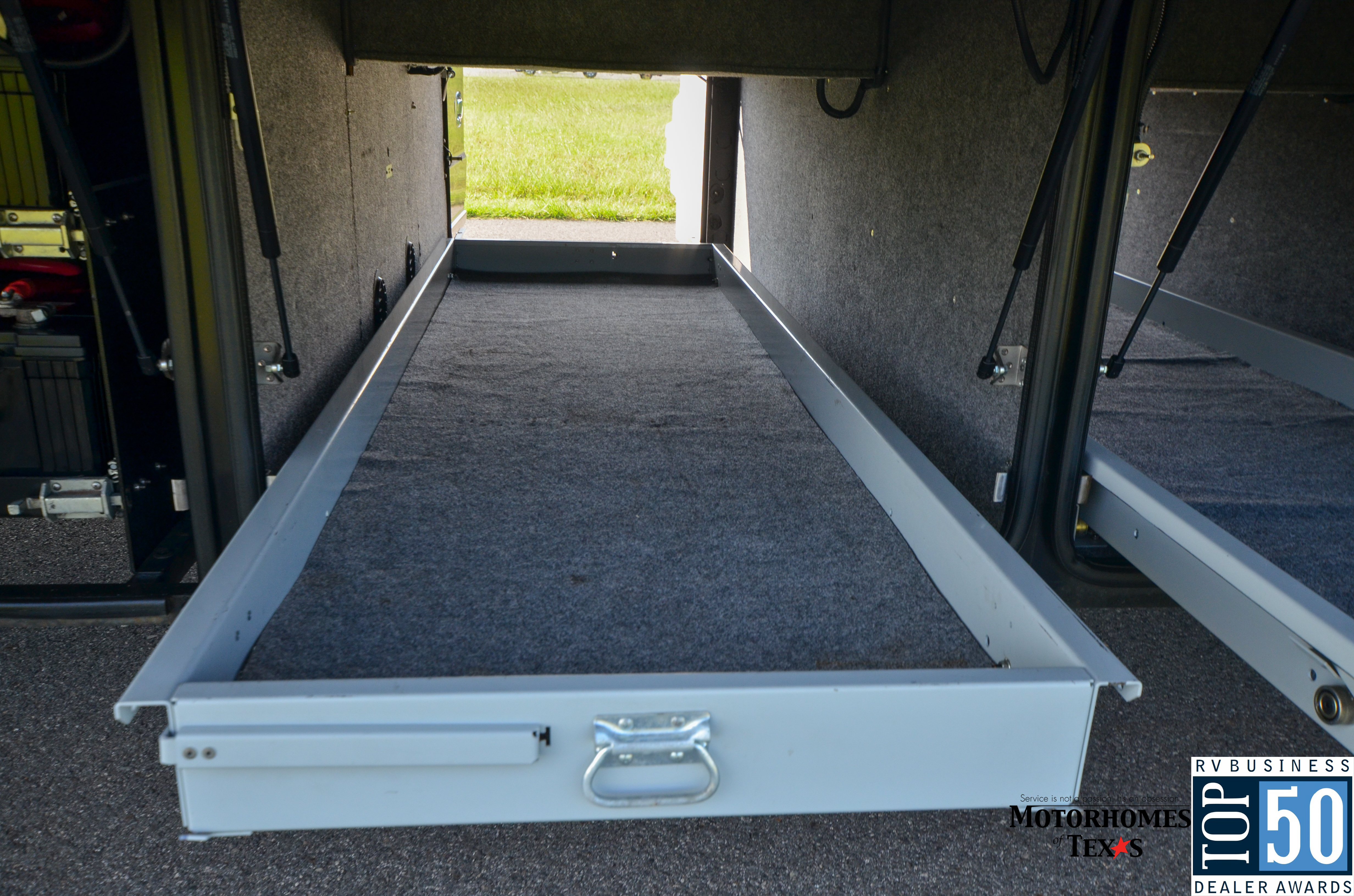 2007 Country Coach Magna  - exterior 18