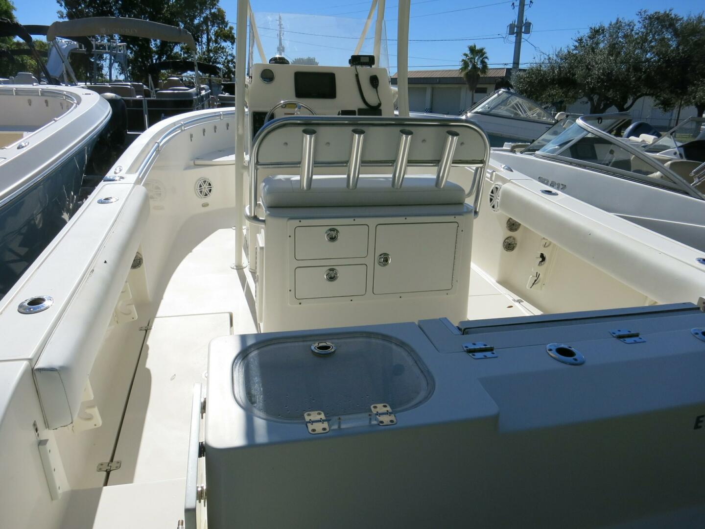 2020 COBIA 237 Center Console Base - Image 3