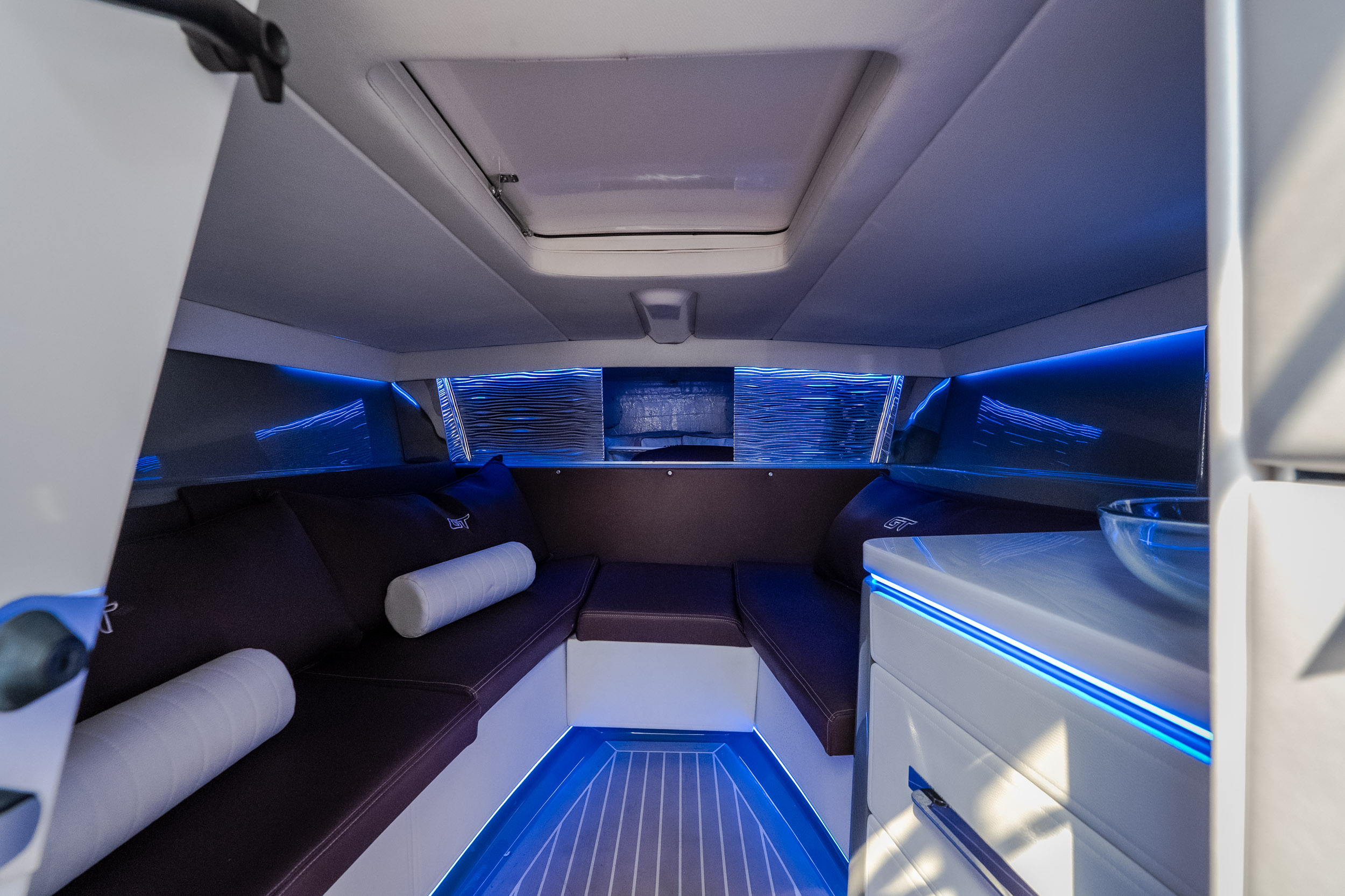 2019 Donzi 41 GT - Image 36