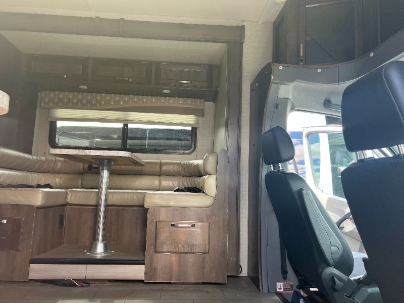 2018 Jayco Melbourne Prestige 24LP - Image 3