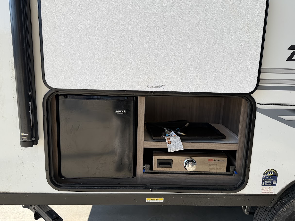 2025 VENTURE RV SONIC 169VUD - Image 4